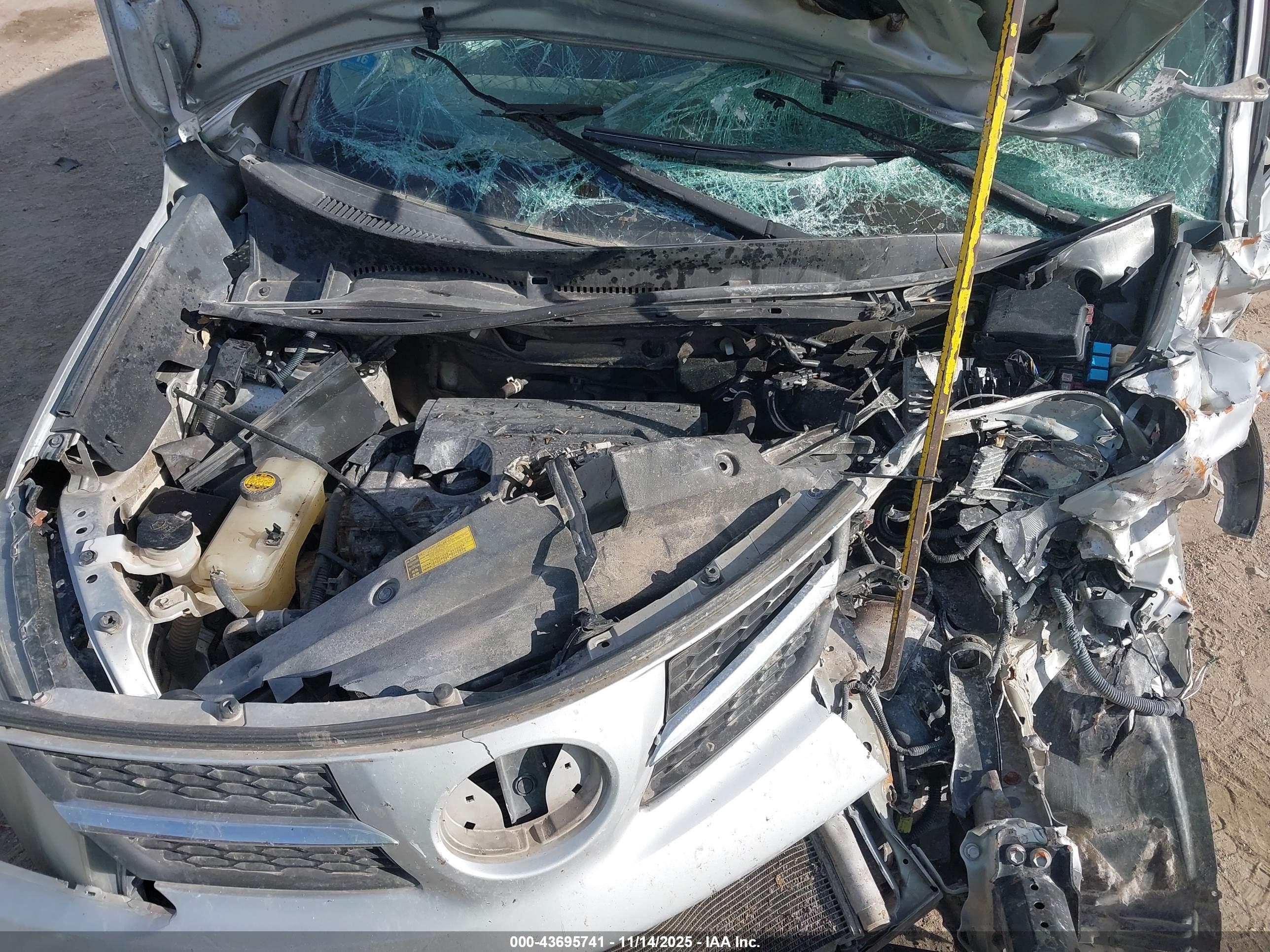 TOYOTA RAV4 image 10