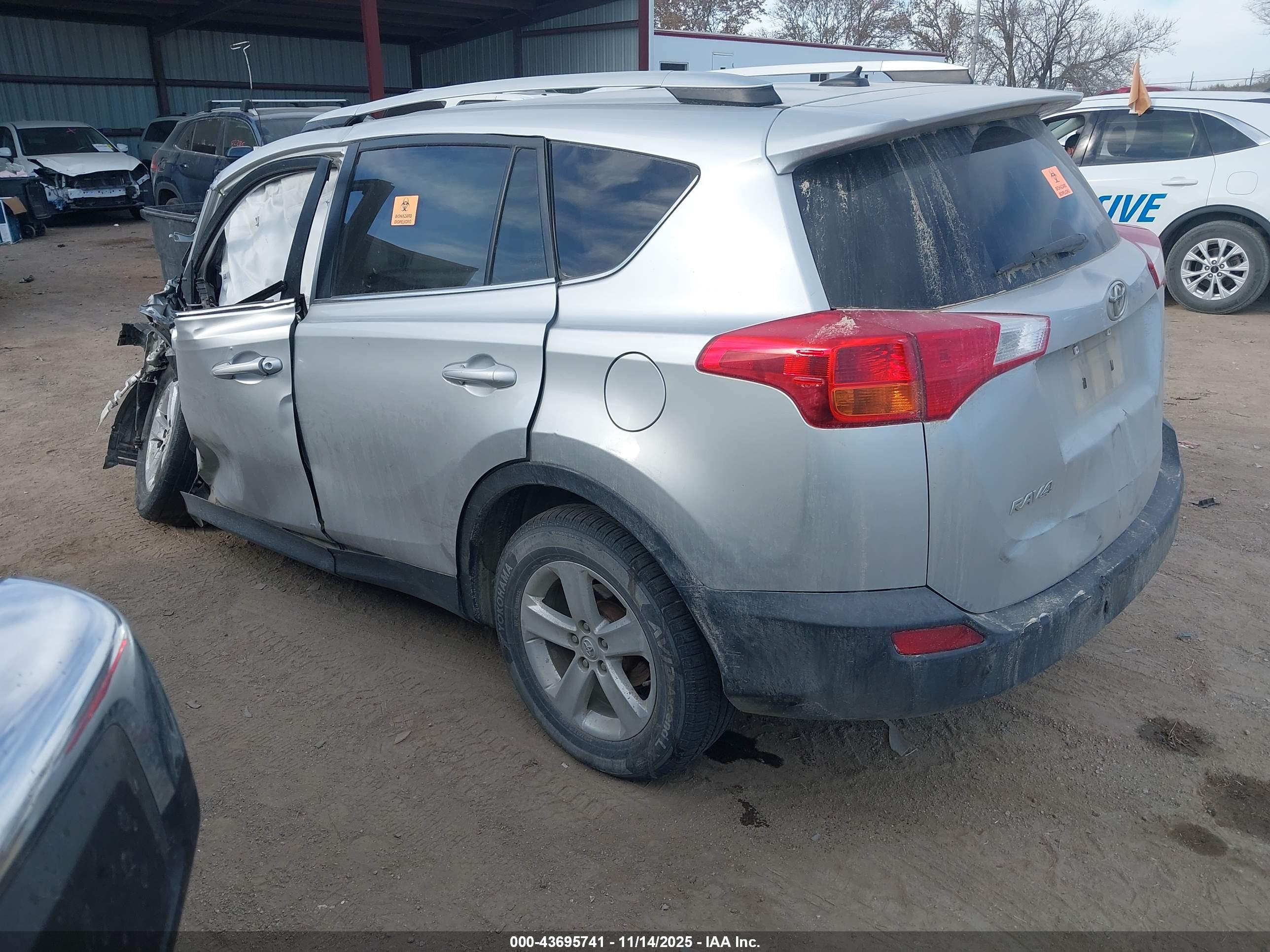 TOYOTA RAV4 image 3