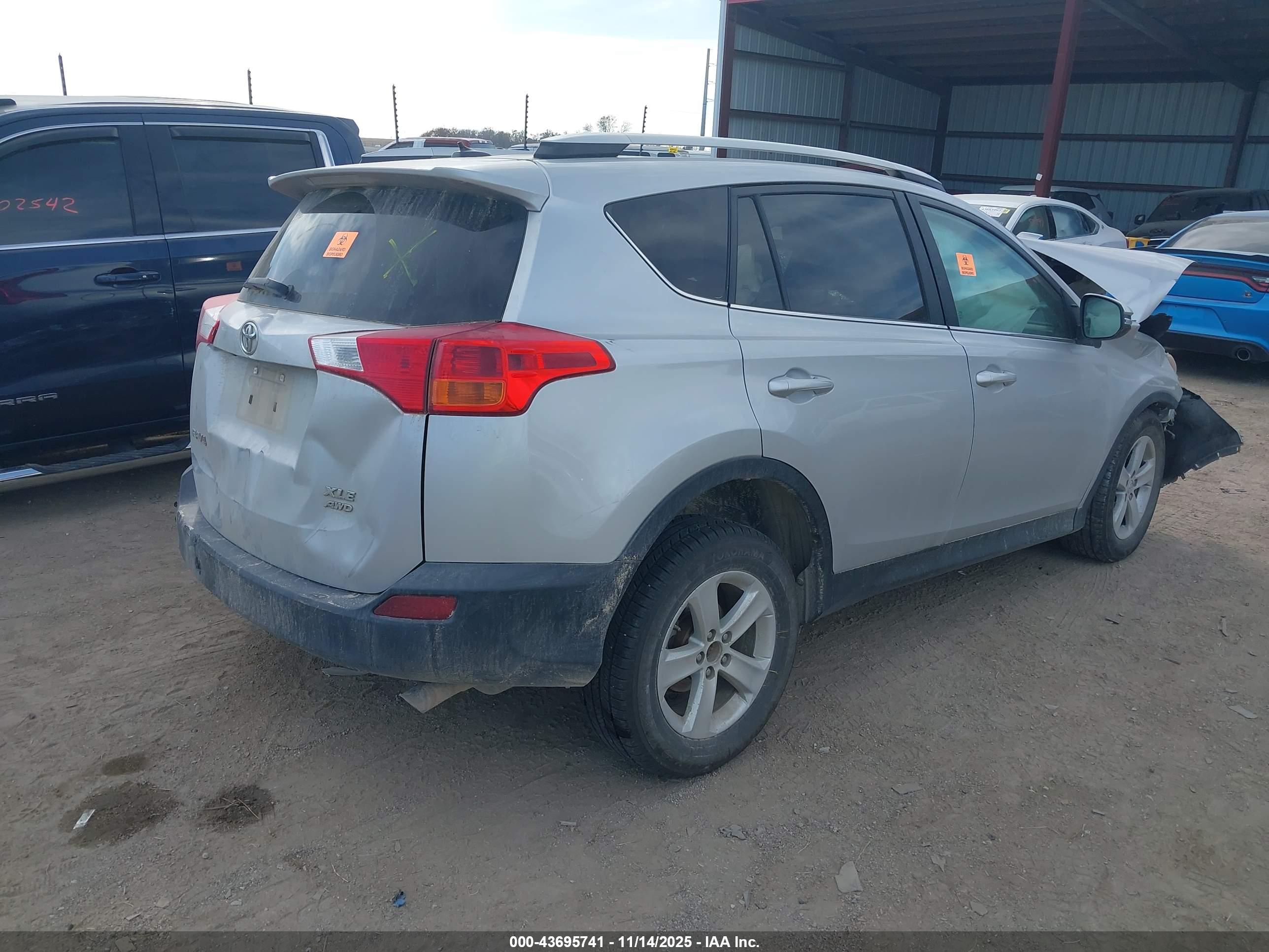 TOYOTA RAV4 image 4