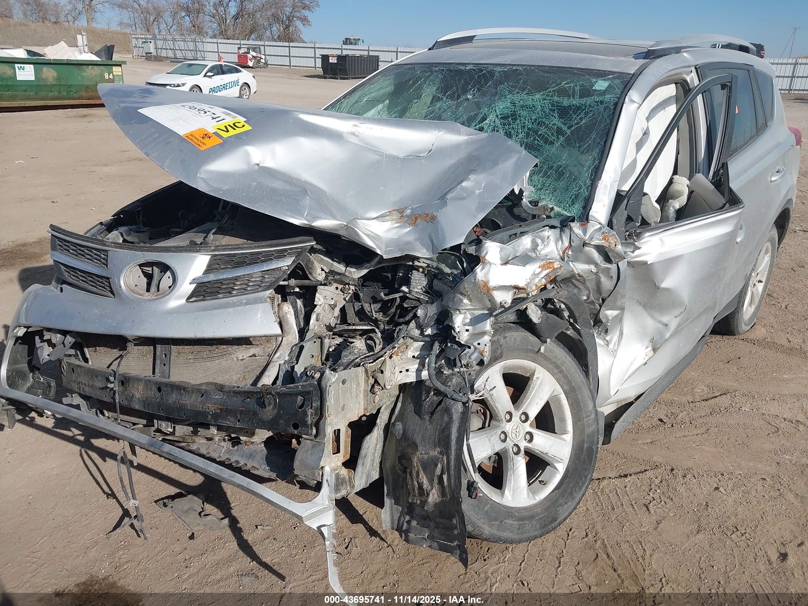 TOYOTA RAV4 image 6