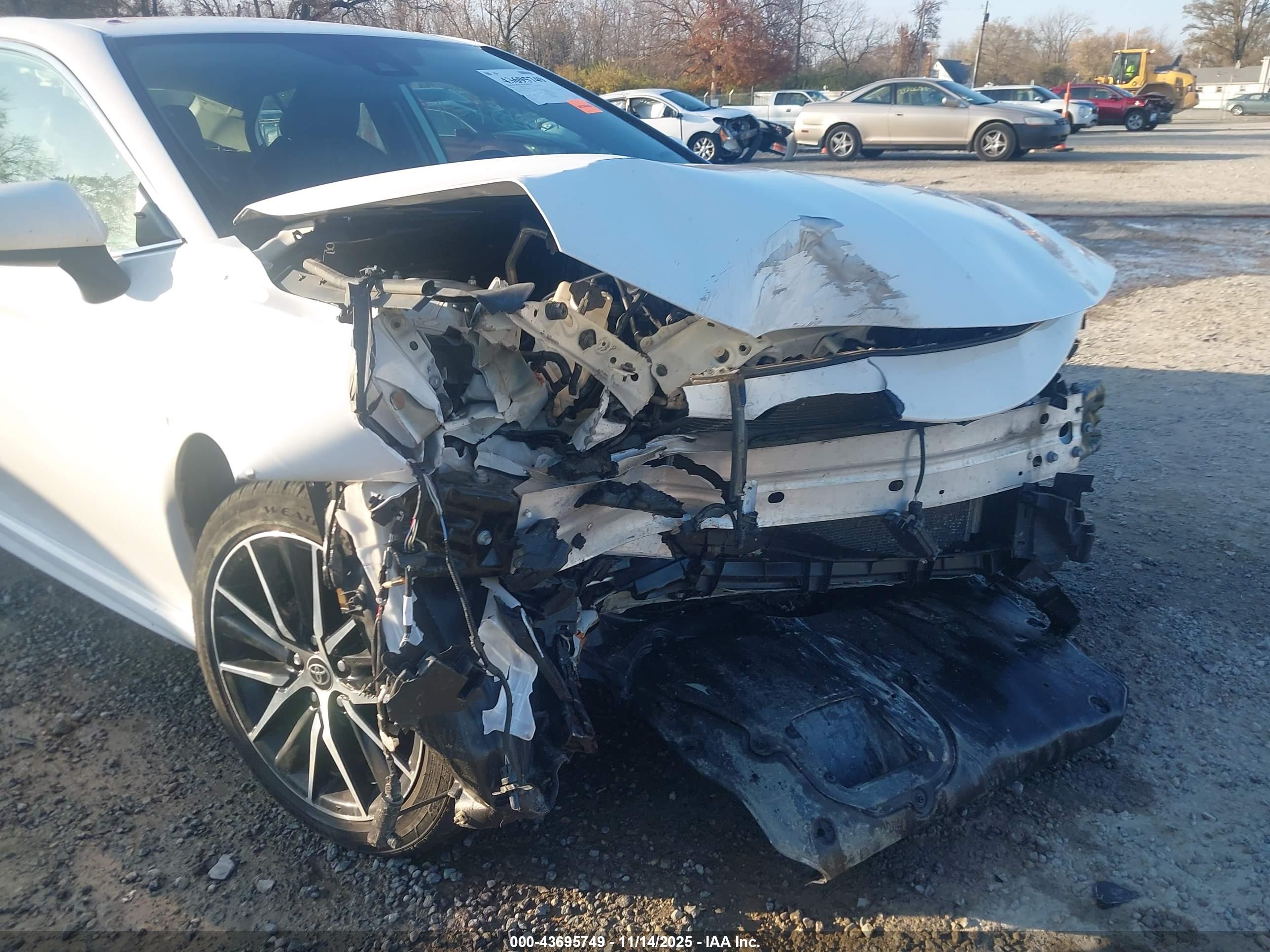TOYOTA CAMRY image 6