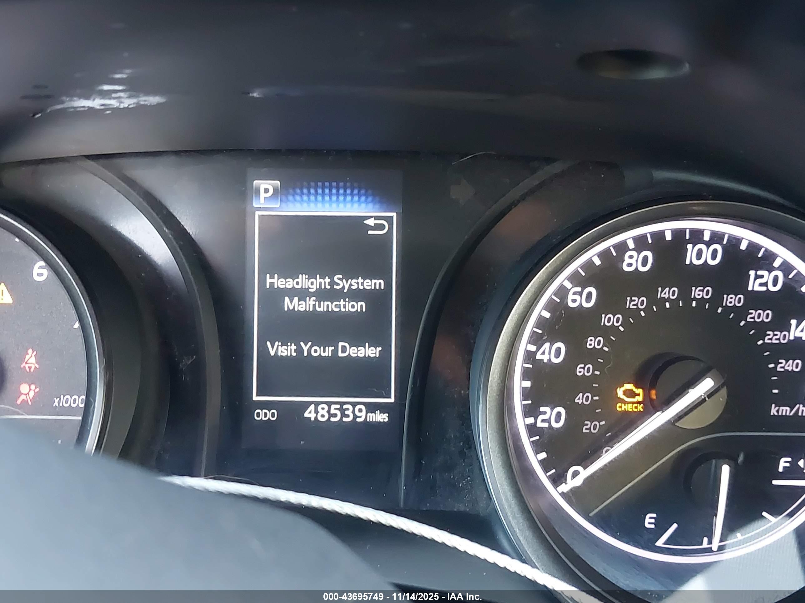 TOYOTA CAMRY image 7