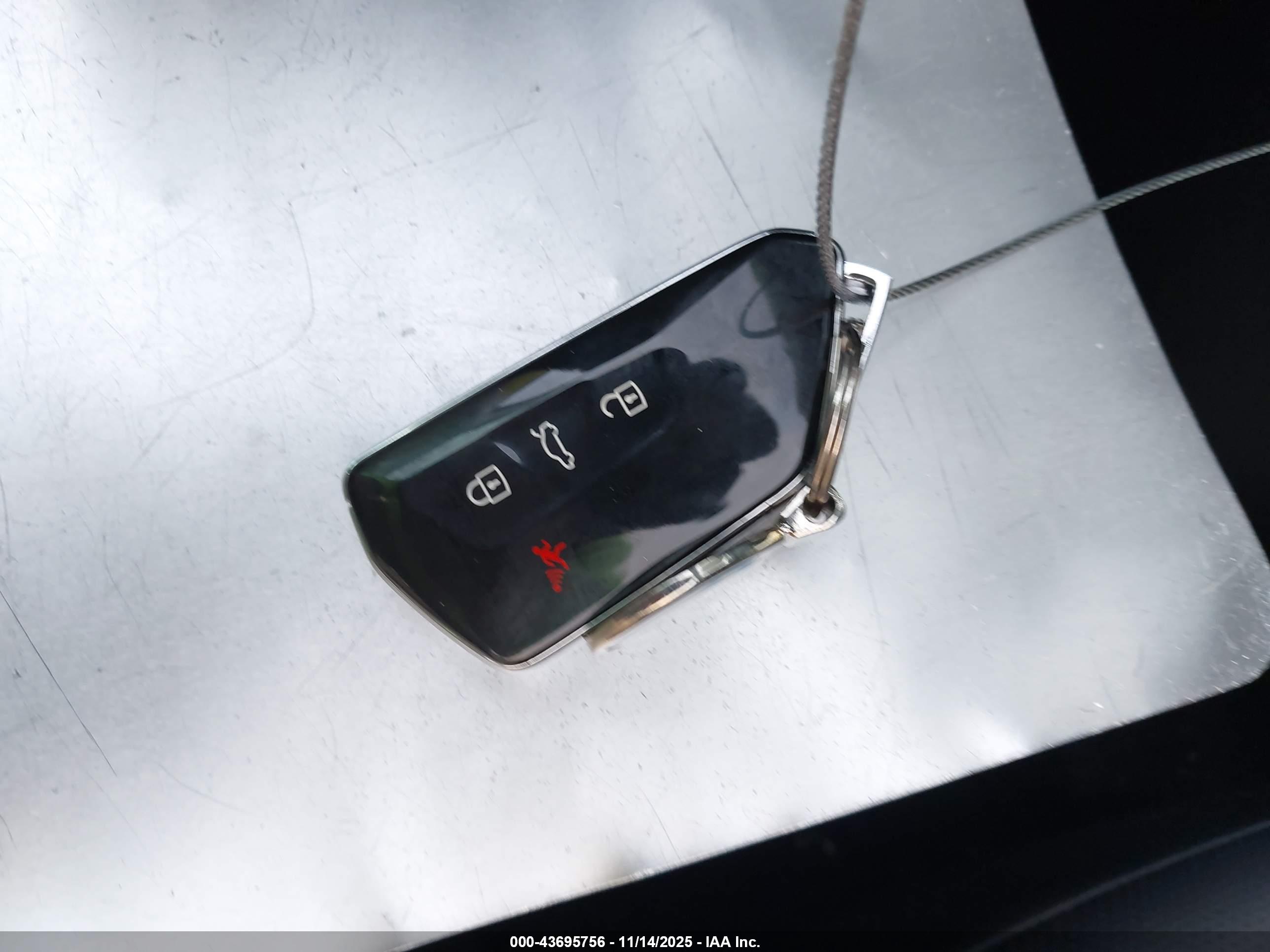 VOLKSWAGEN GOLF image 11