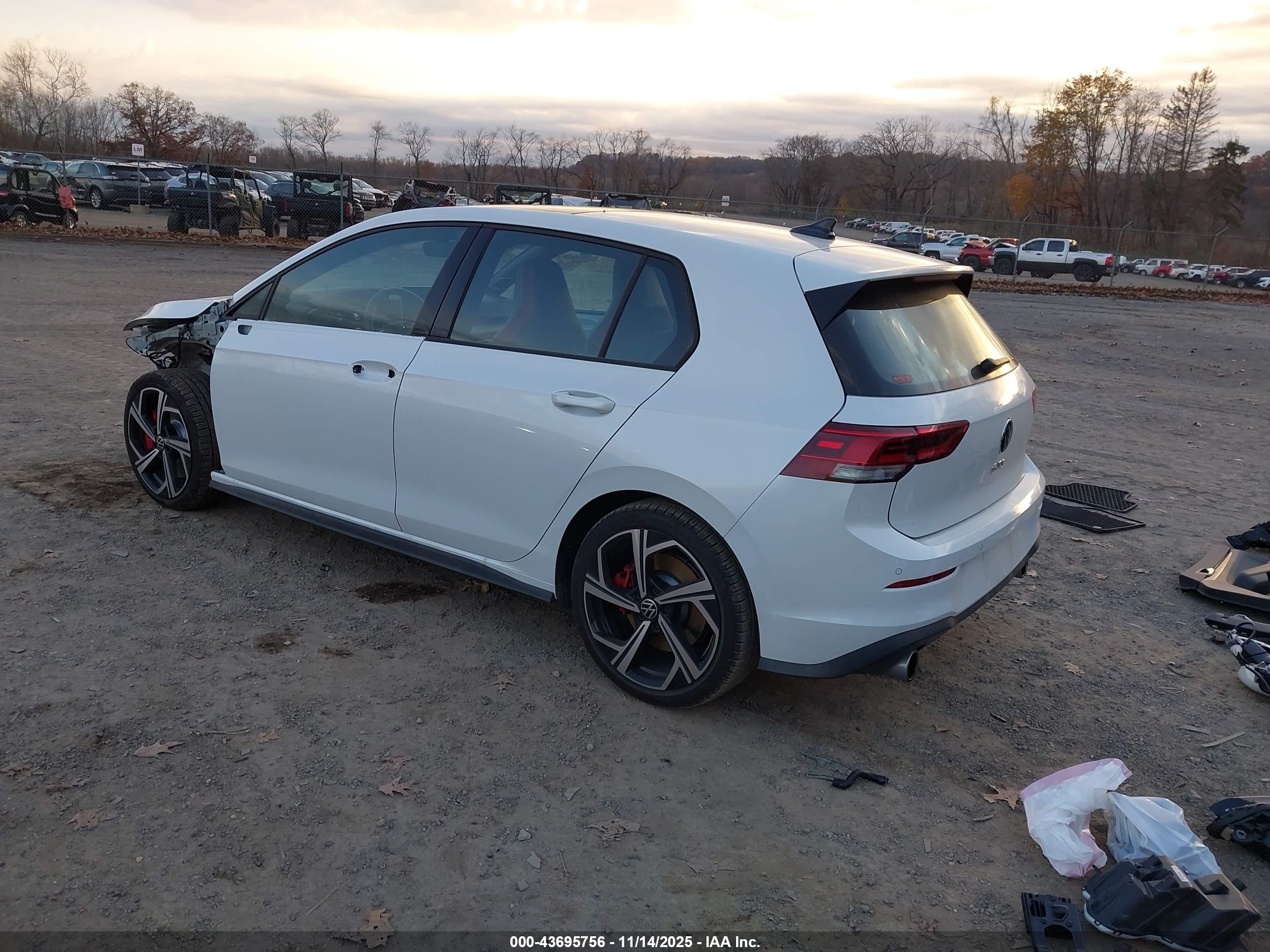 VOLKSWAGEN GOLF image 3