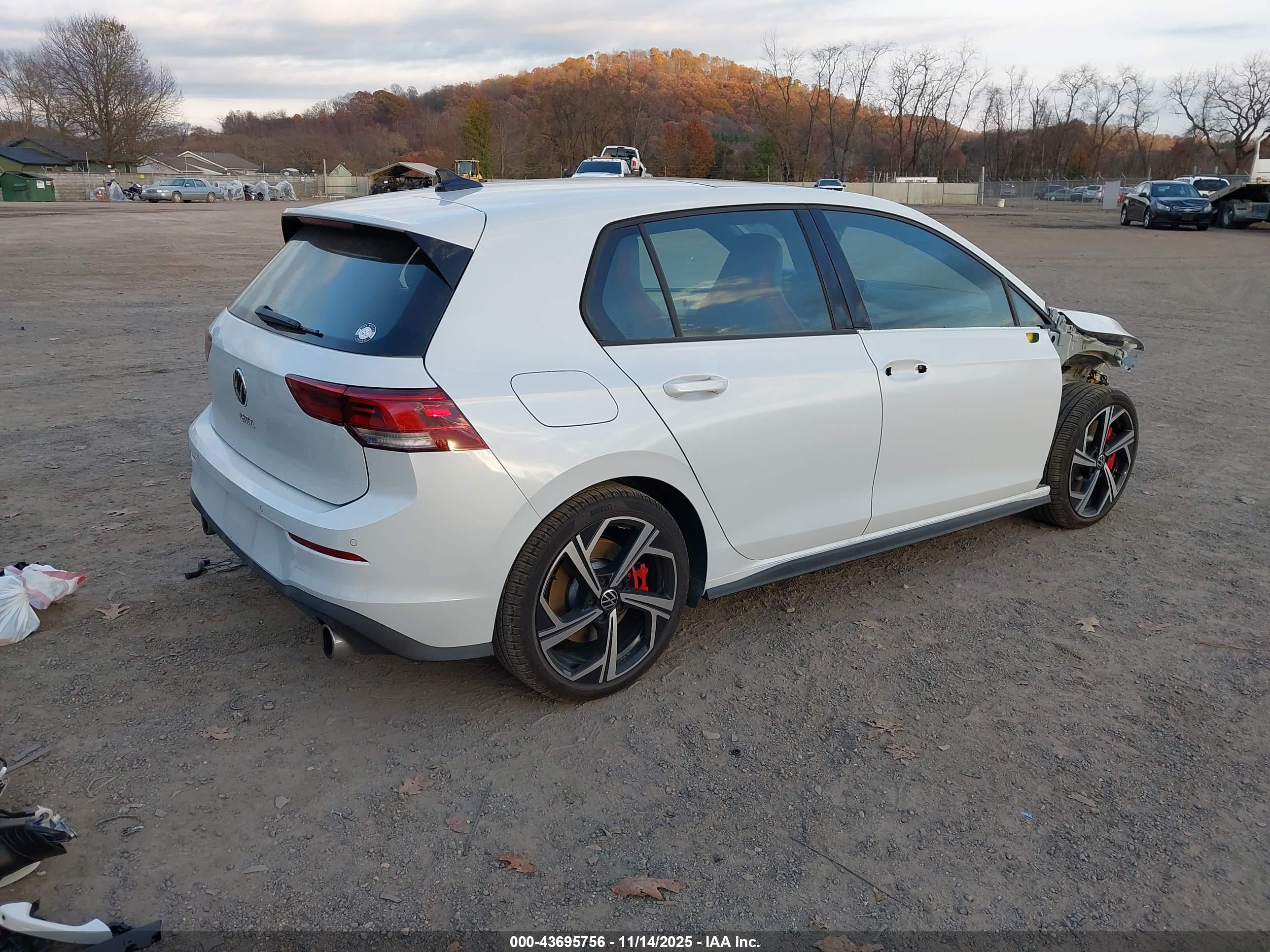 VOLKSWAGEN GOLF image 4