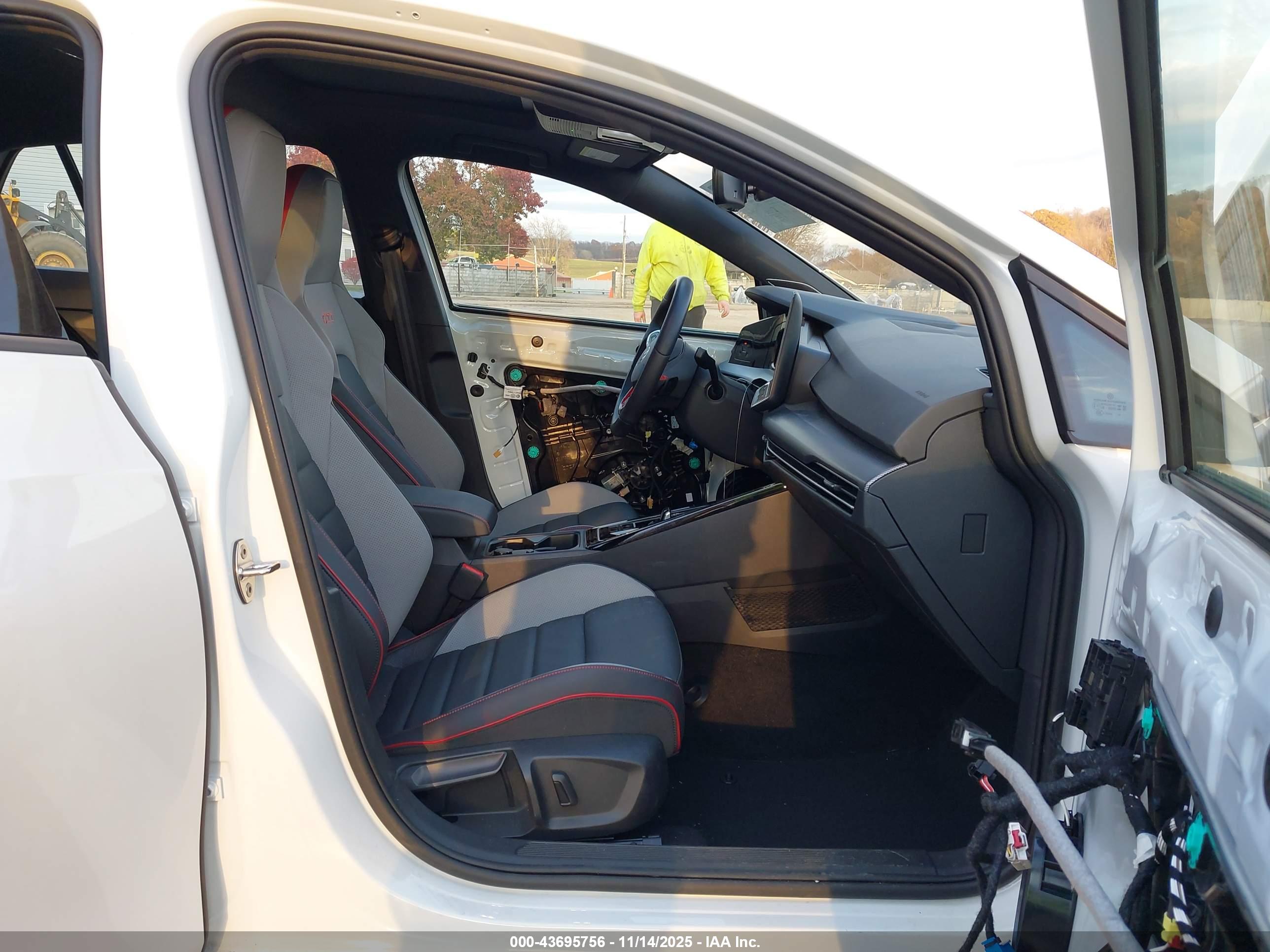 VOLKSWAGEN GOLF image 5