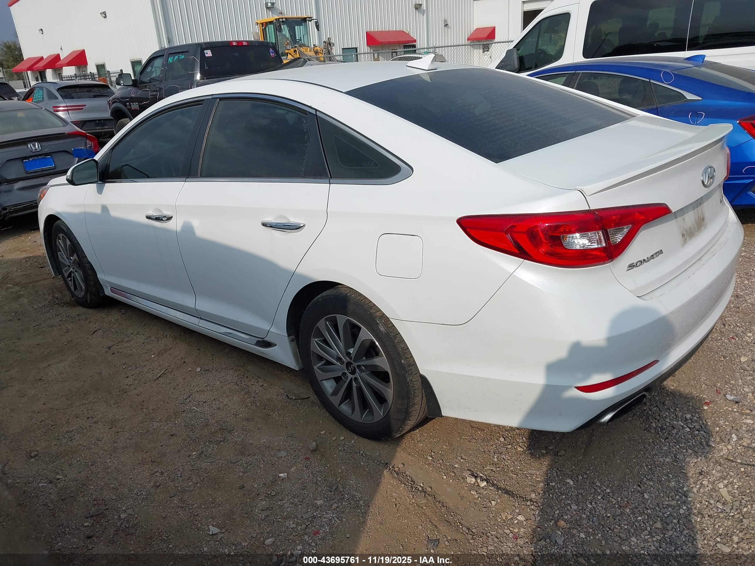 HYUNDAI SONATA image 3