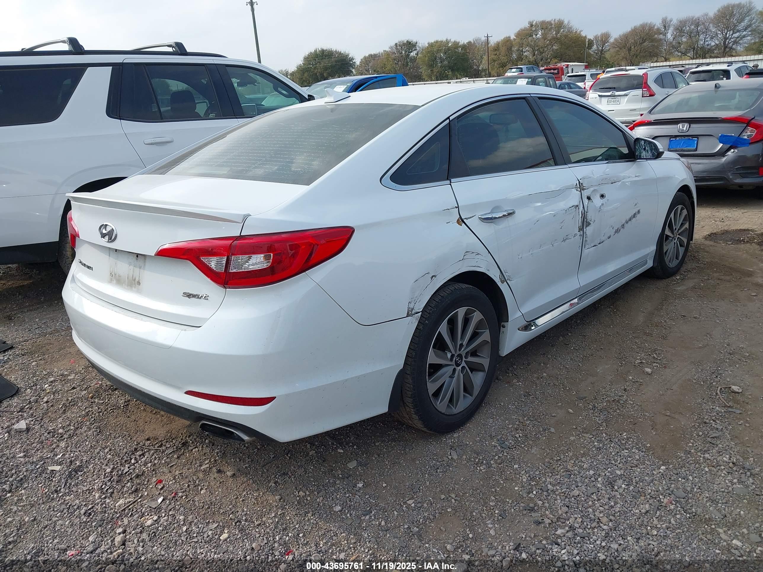 HYUNDAI SONATA image 4
