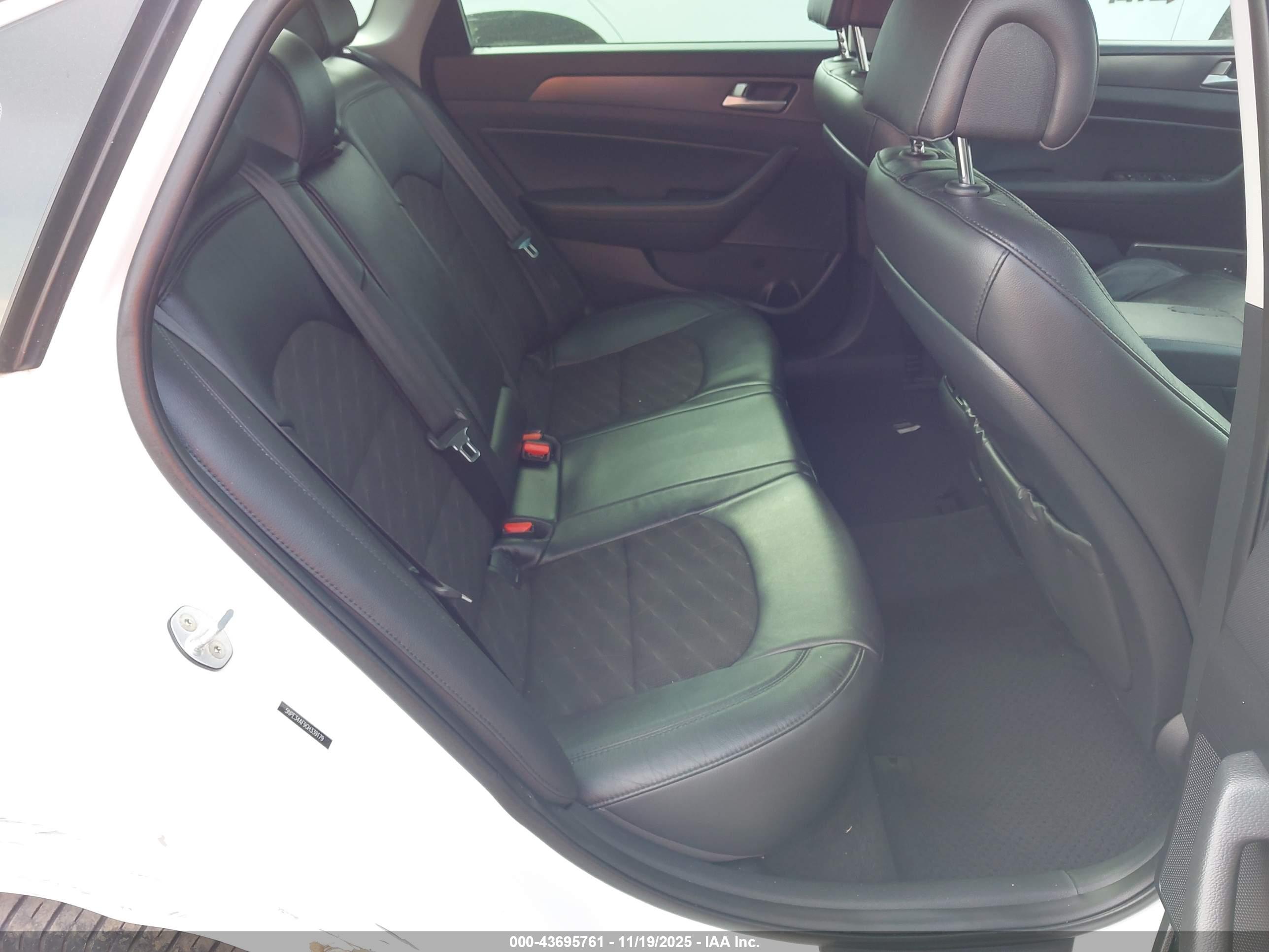 HYUNDAI SONATA image 8
