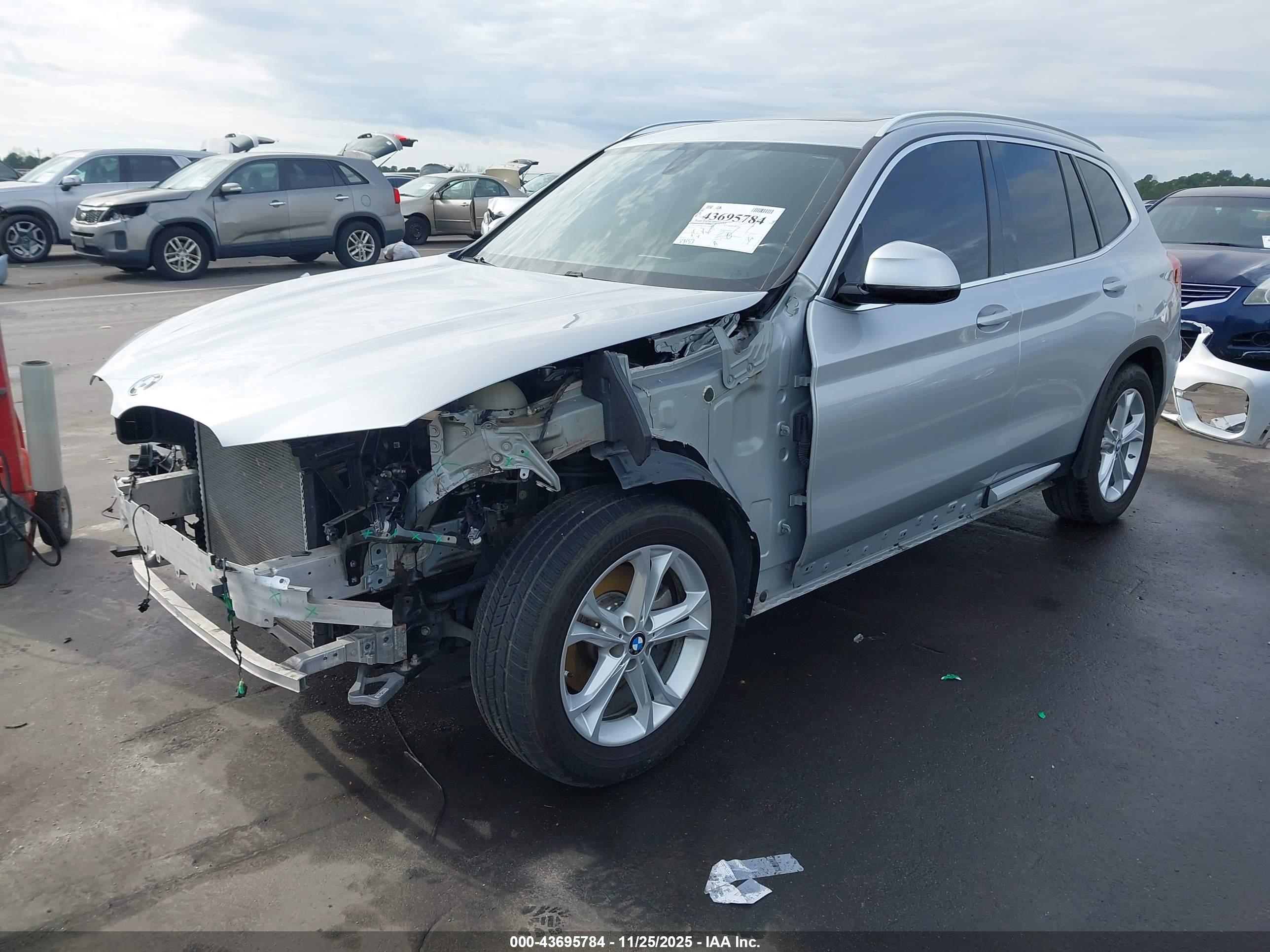BMW X3 image 2