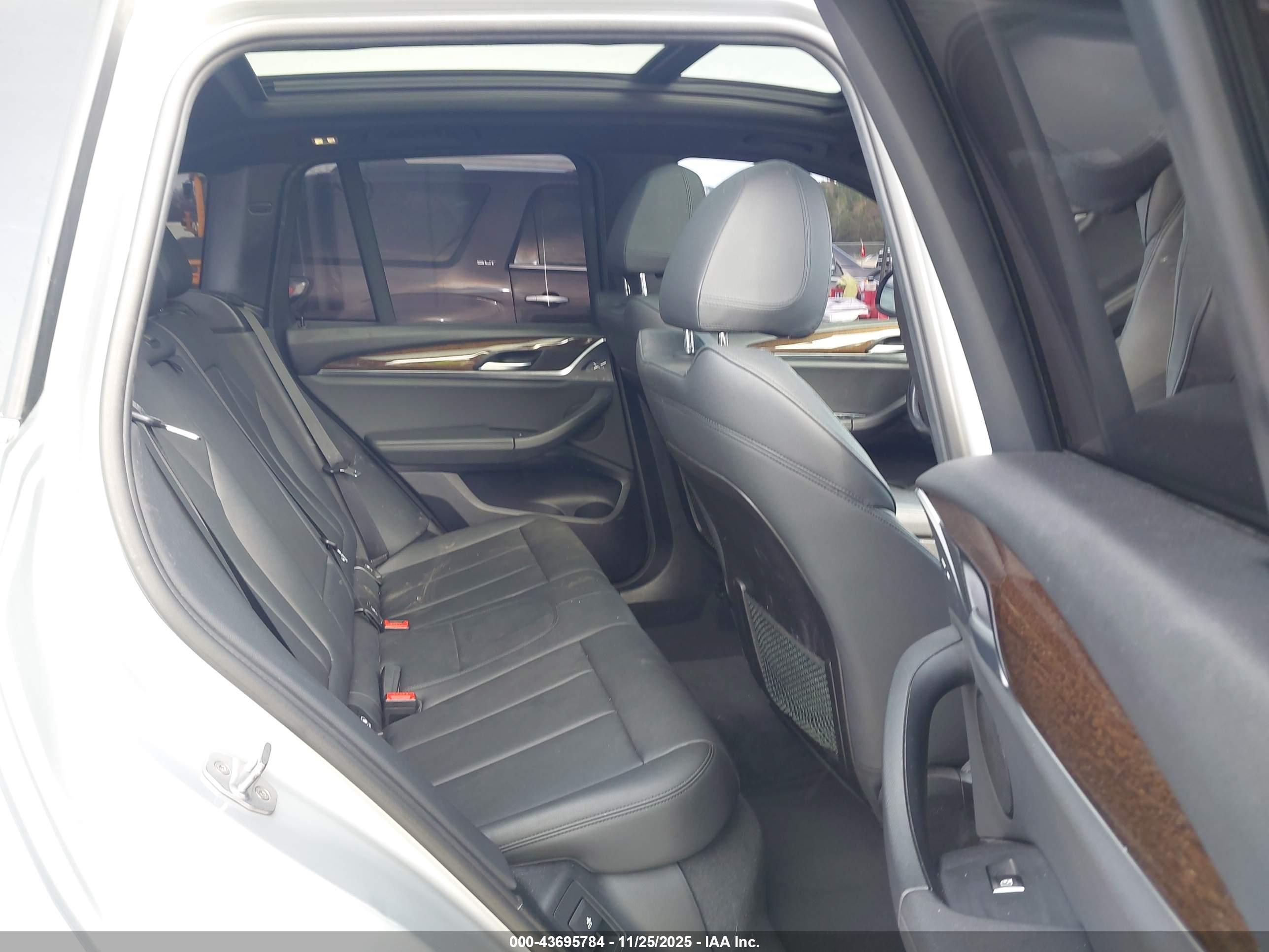 BMW X3 image 8