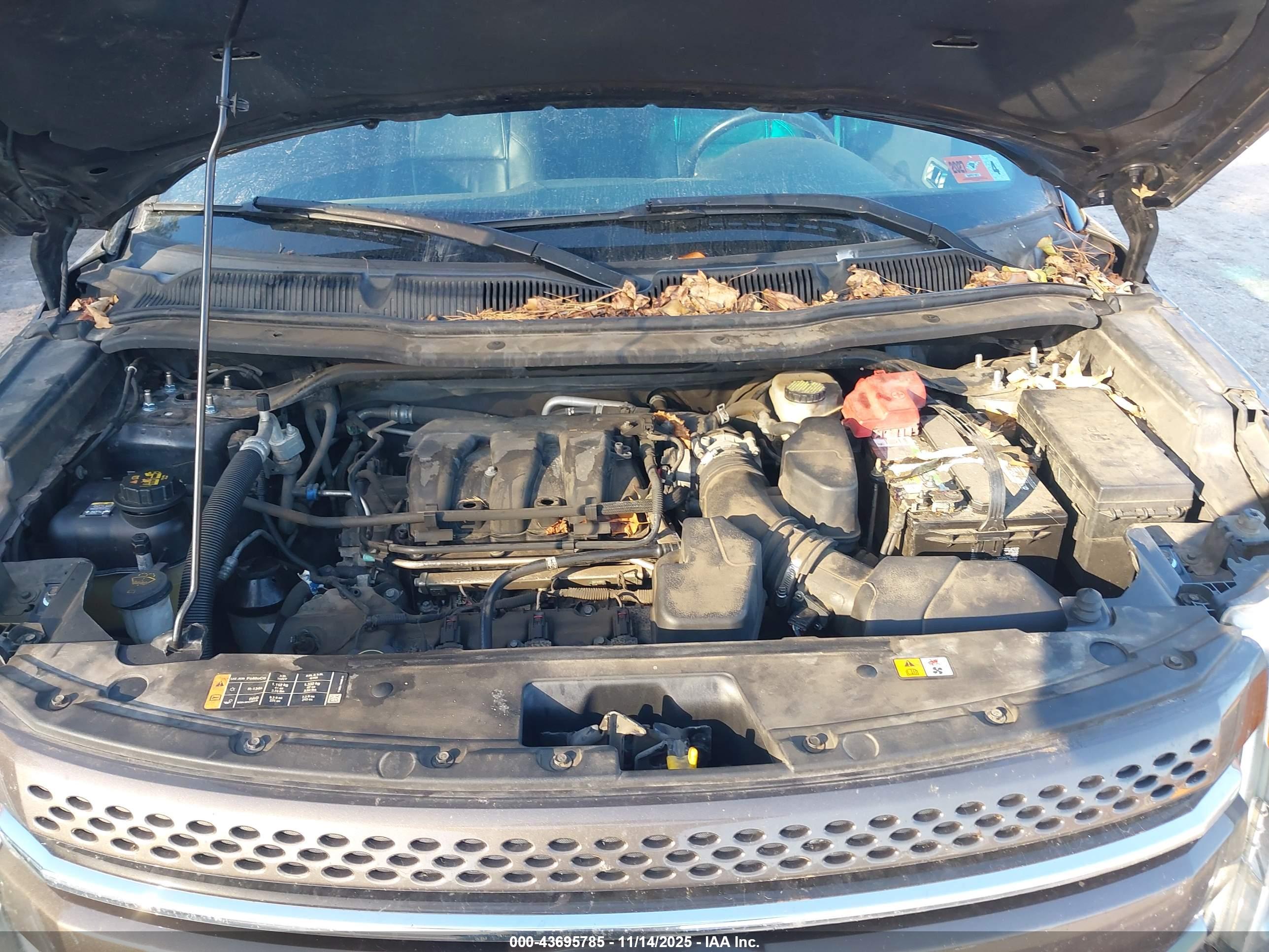 FORD EXPLORER image 10