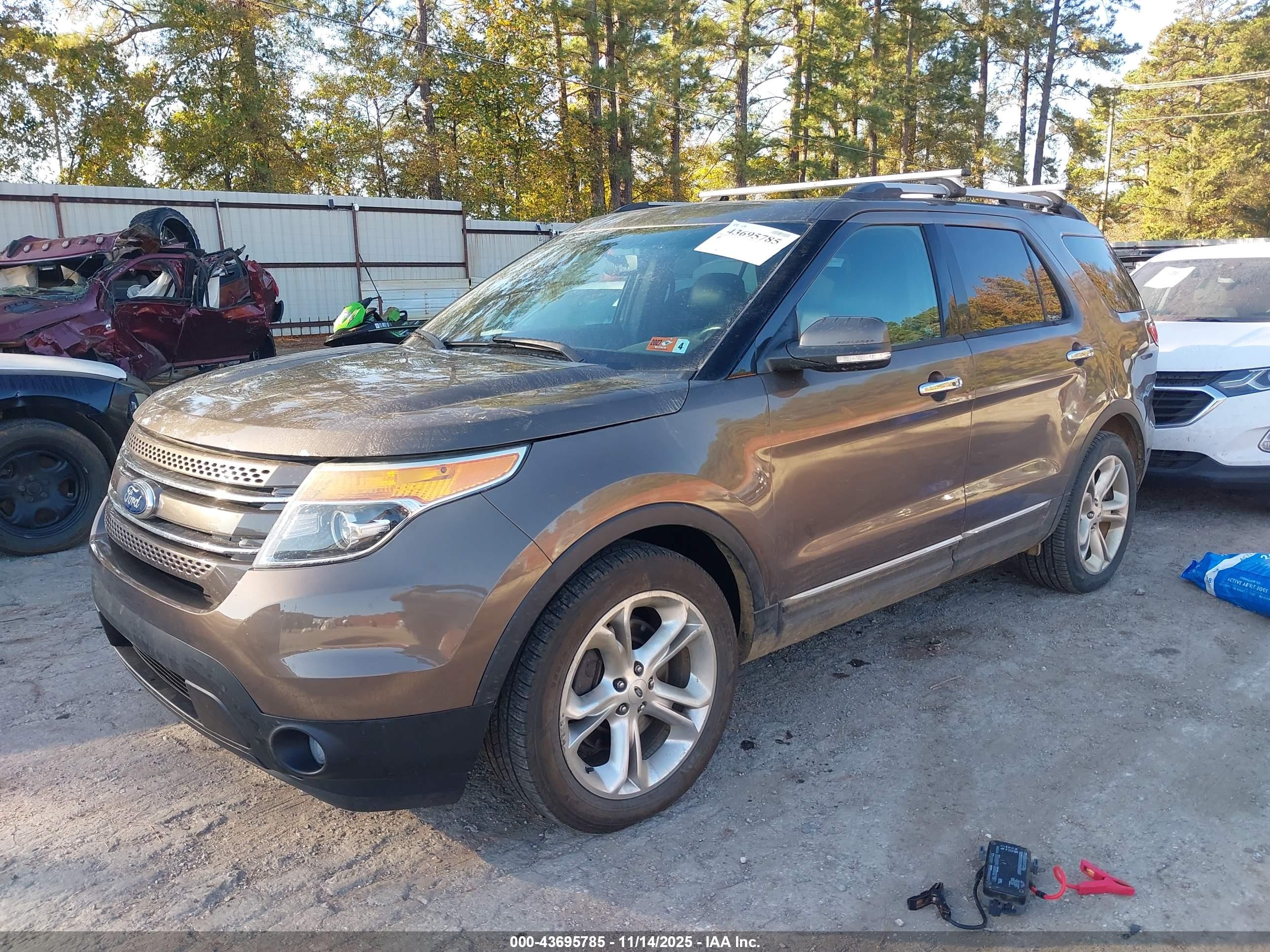 FORD EXPLORER image 2