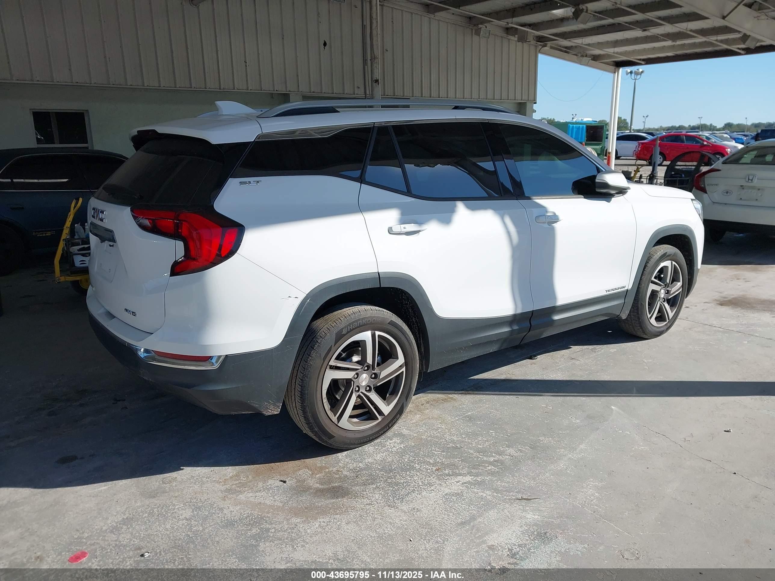 GMC TERRAIN image 4