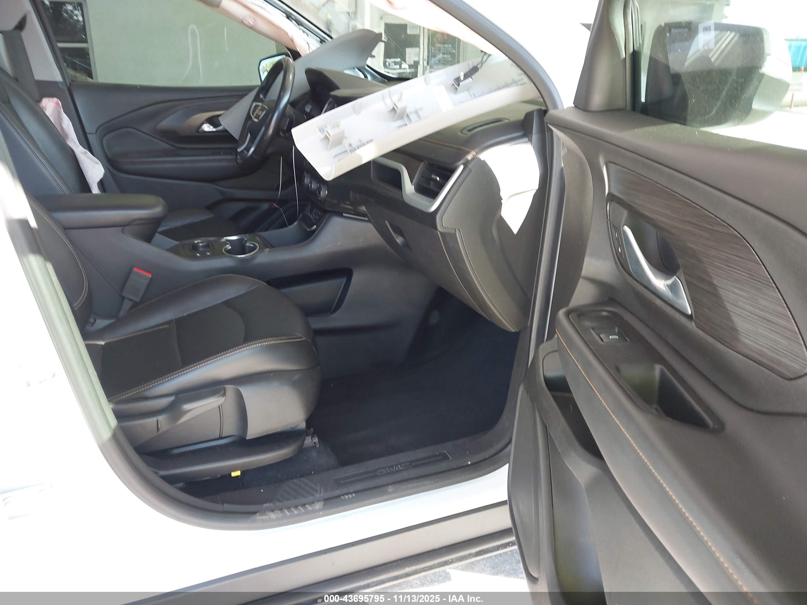 GMC TERRAIN image 5