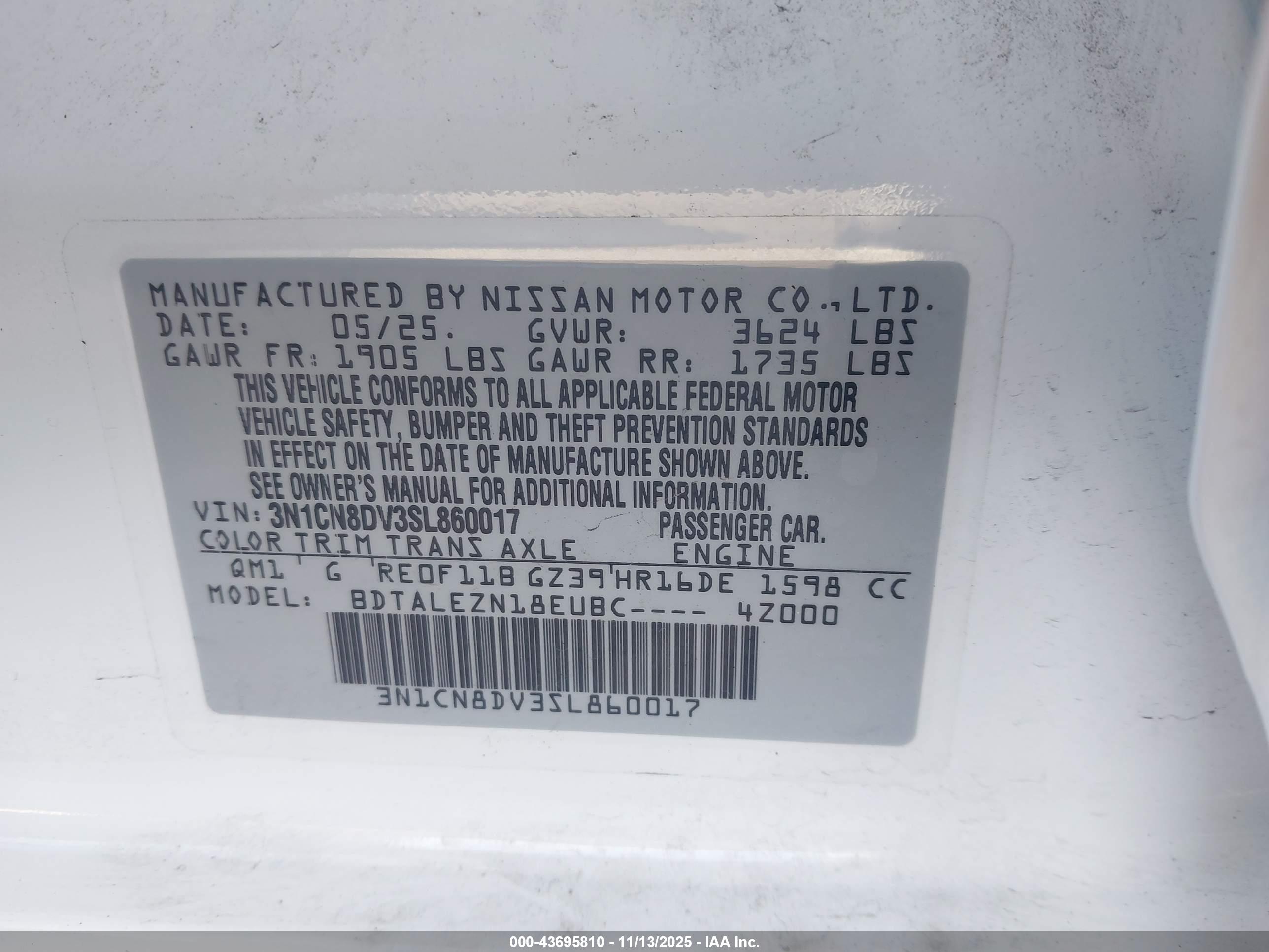 NISSAN VERSA image 9