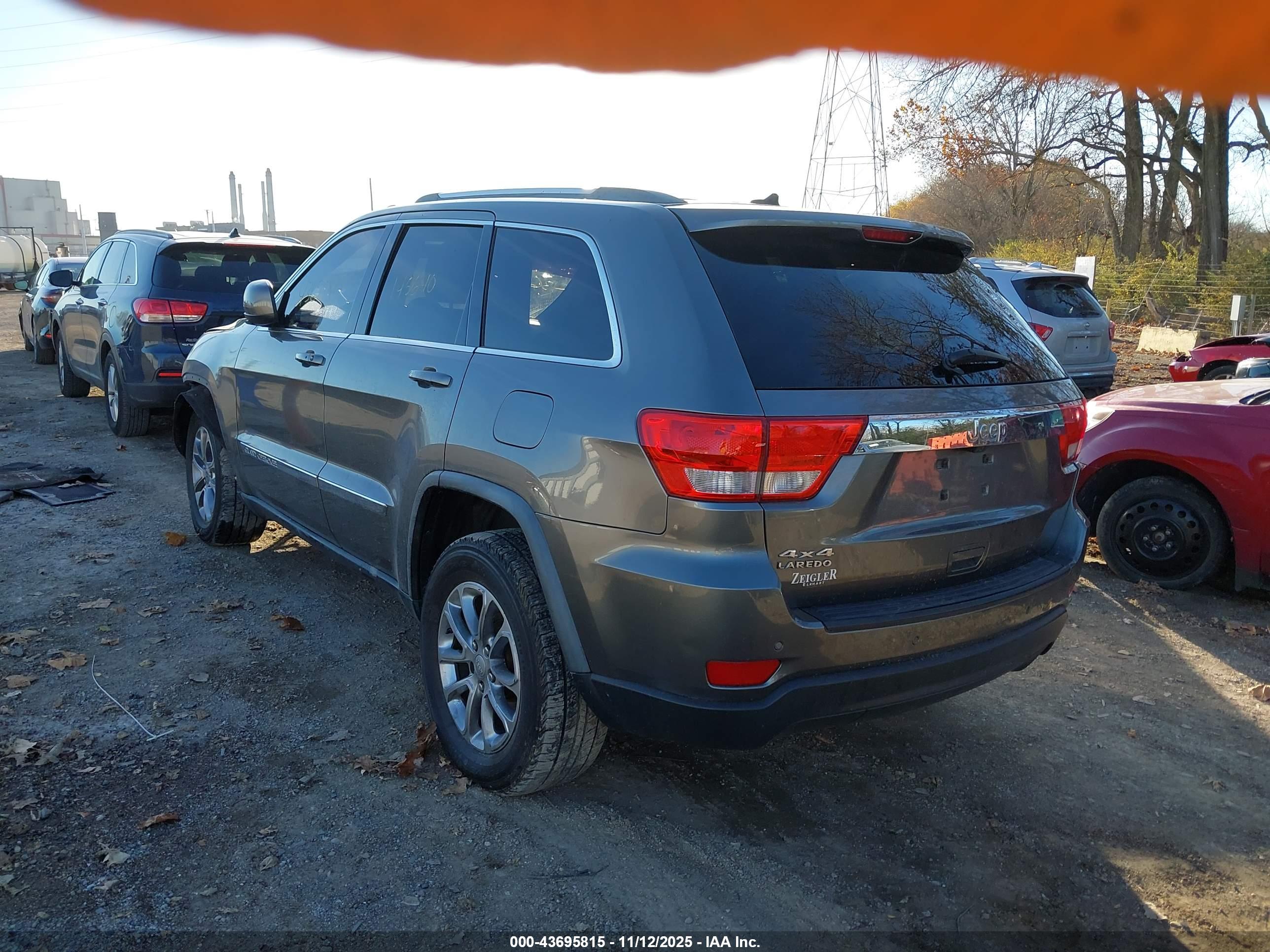 JEEP GRAND image 3