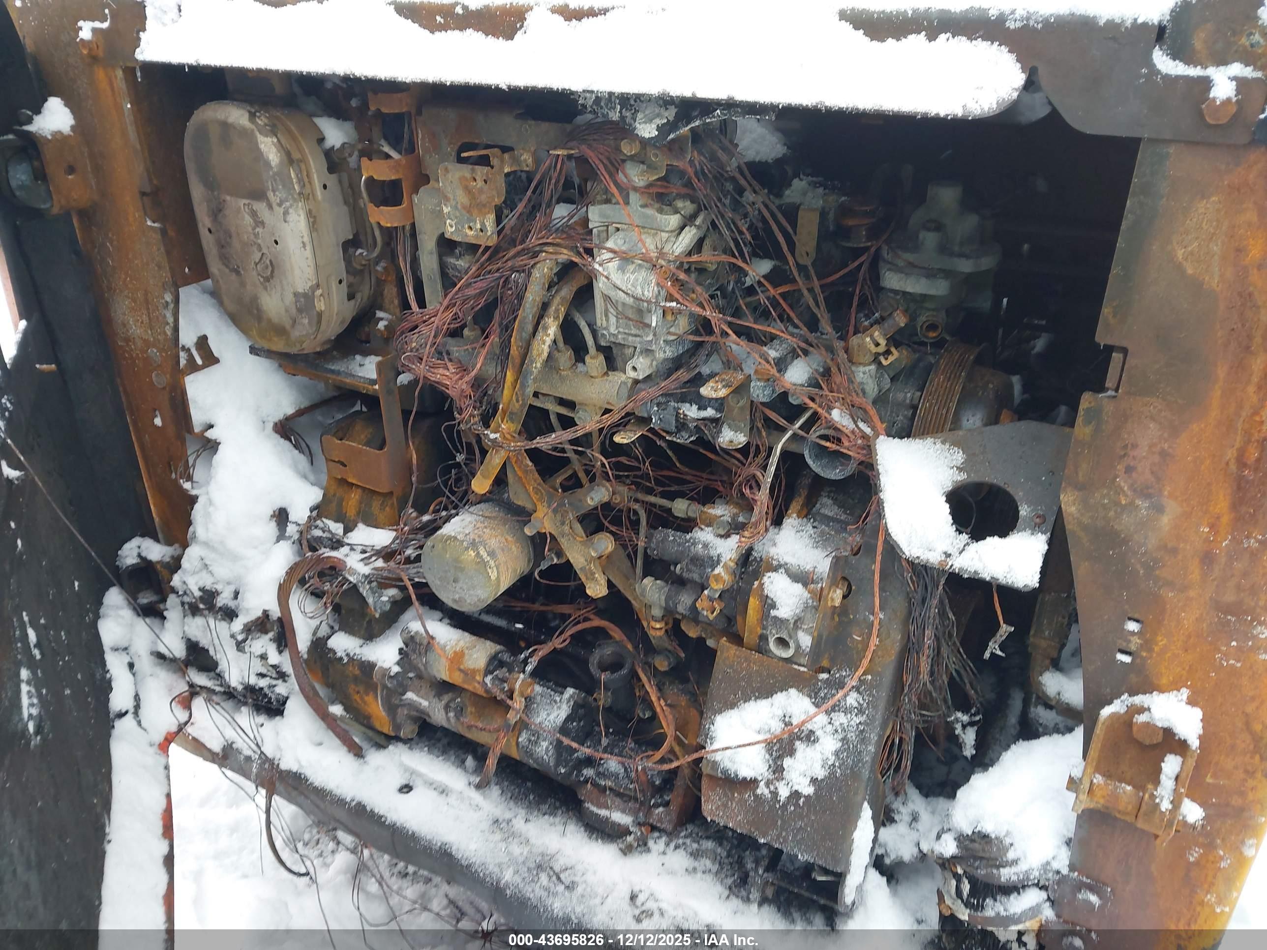 BOBCAT T750 image 10