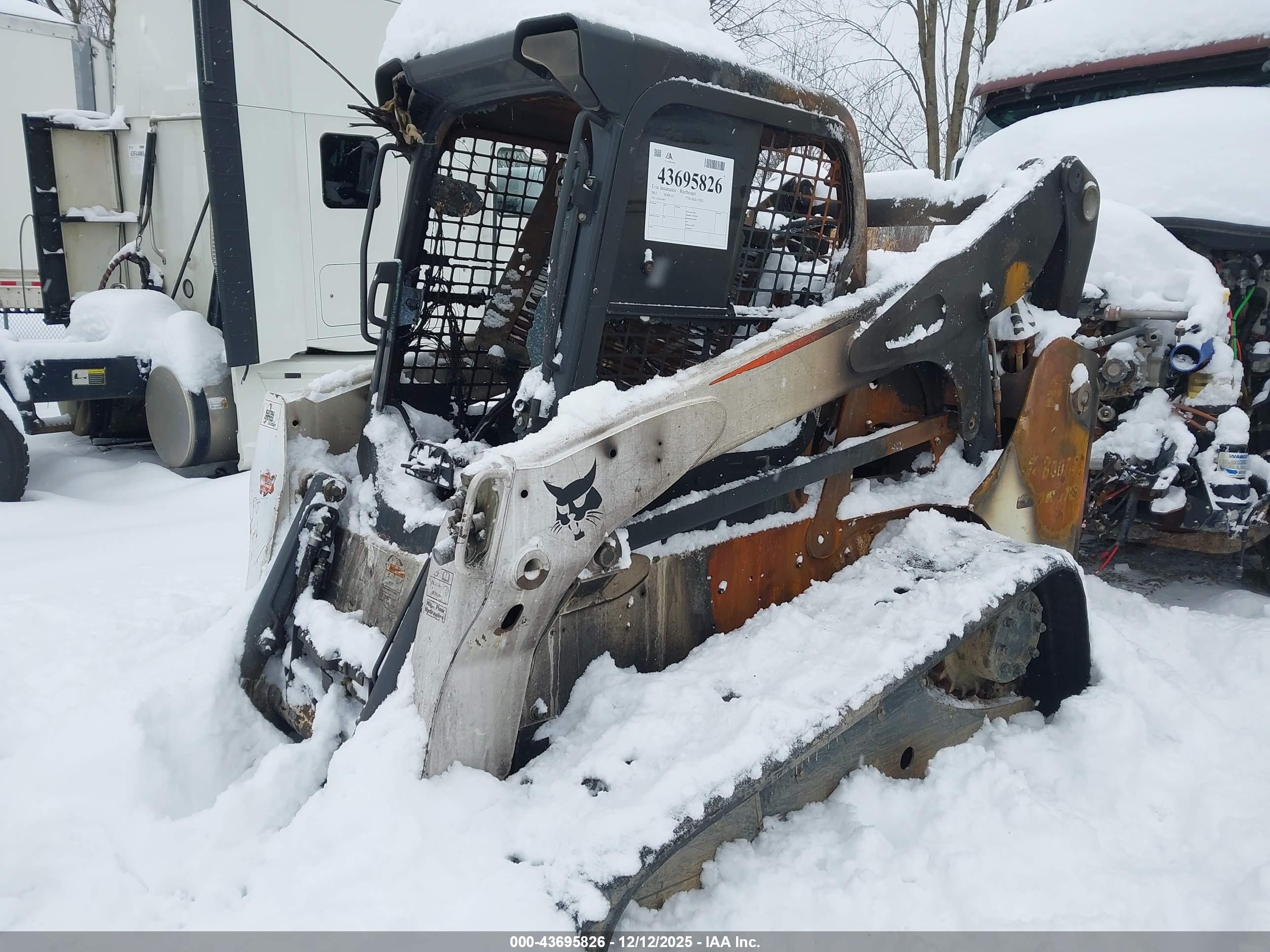 BOBCAT T750 image 2