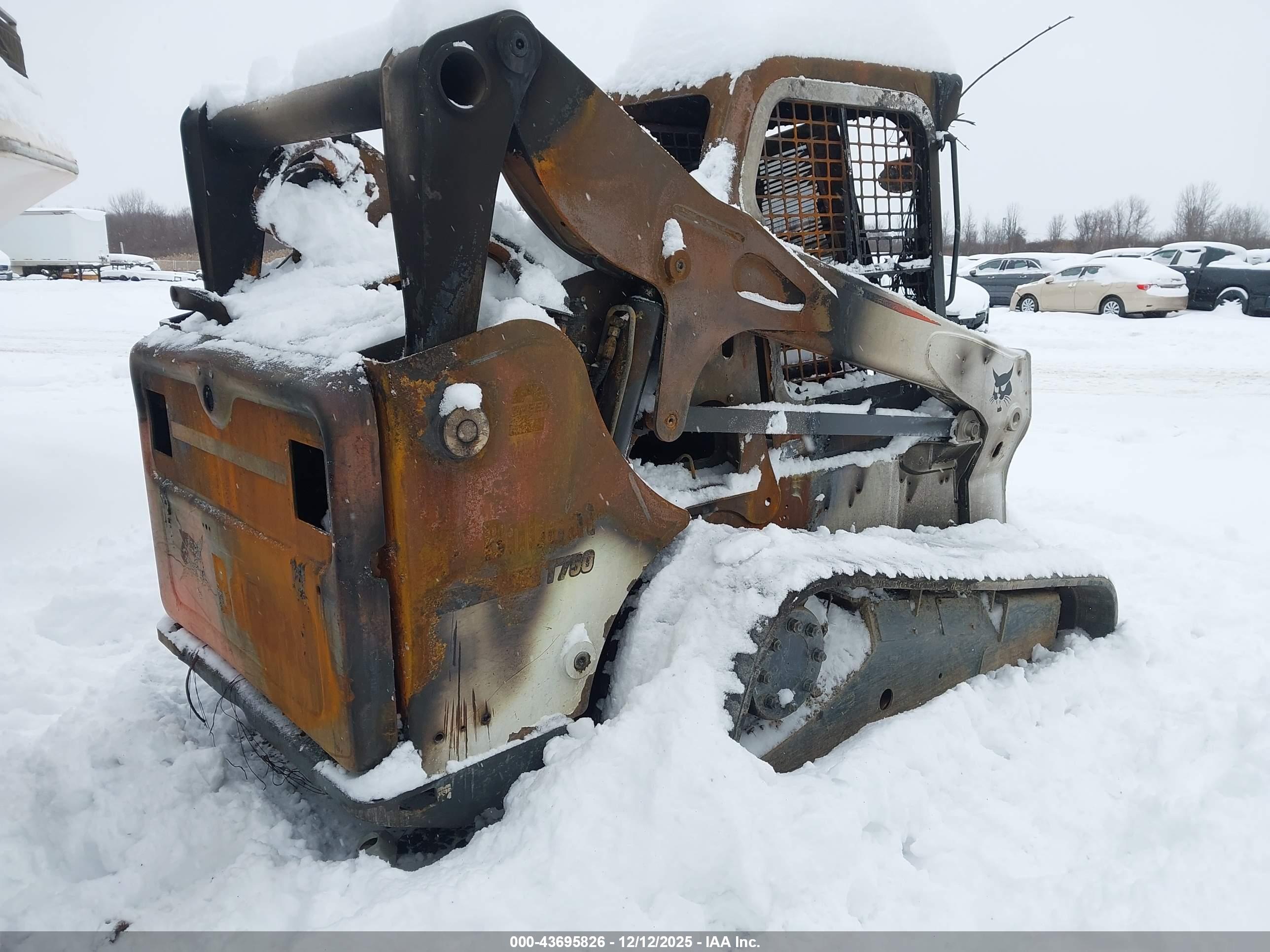 BOBCAT T750 image 4