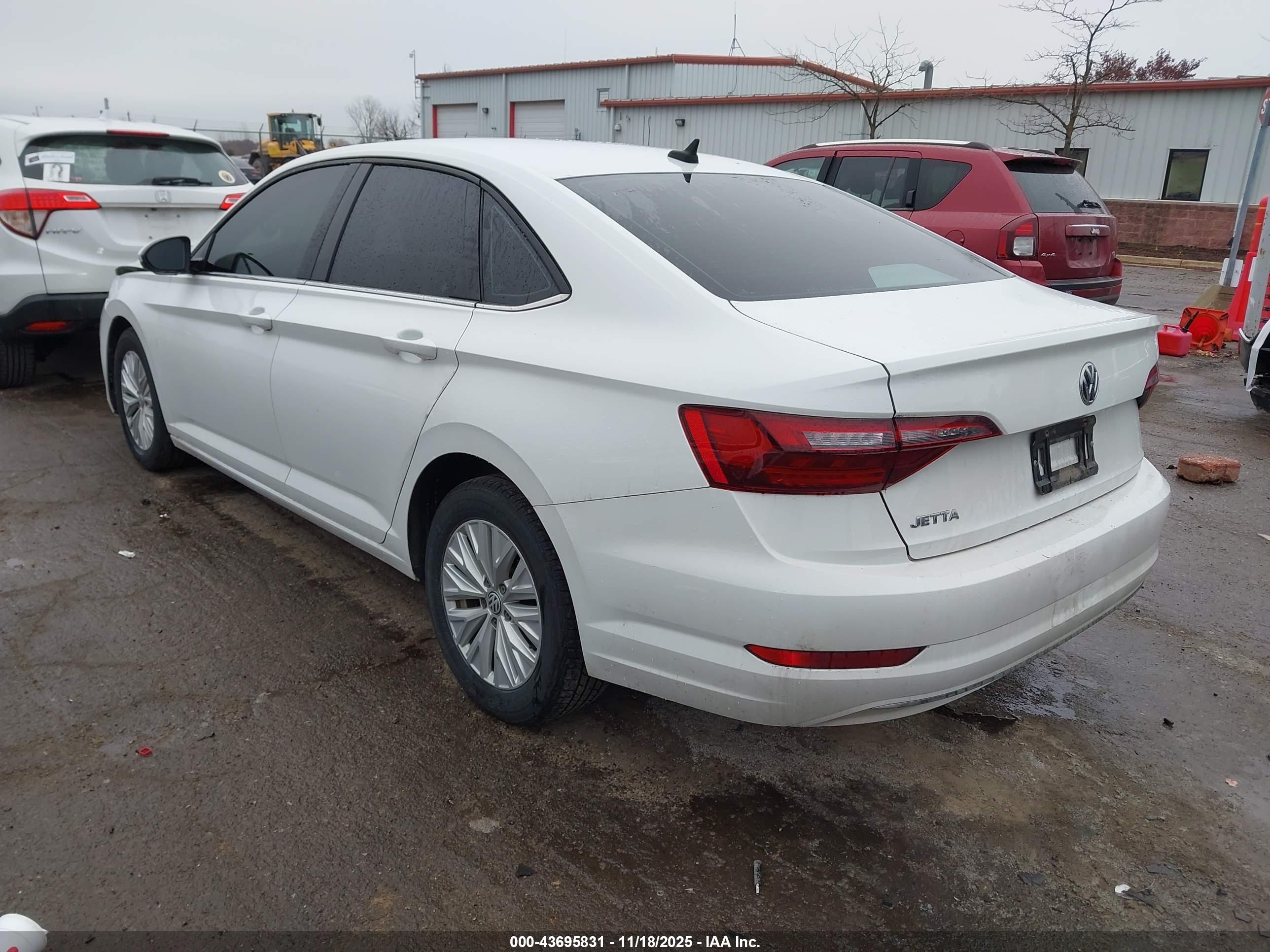 VOLKSWAGEN JETTA image 3