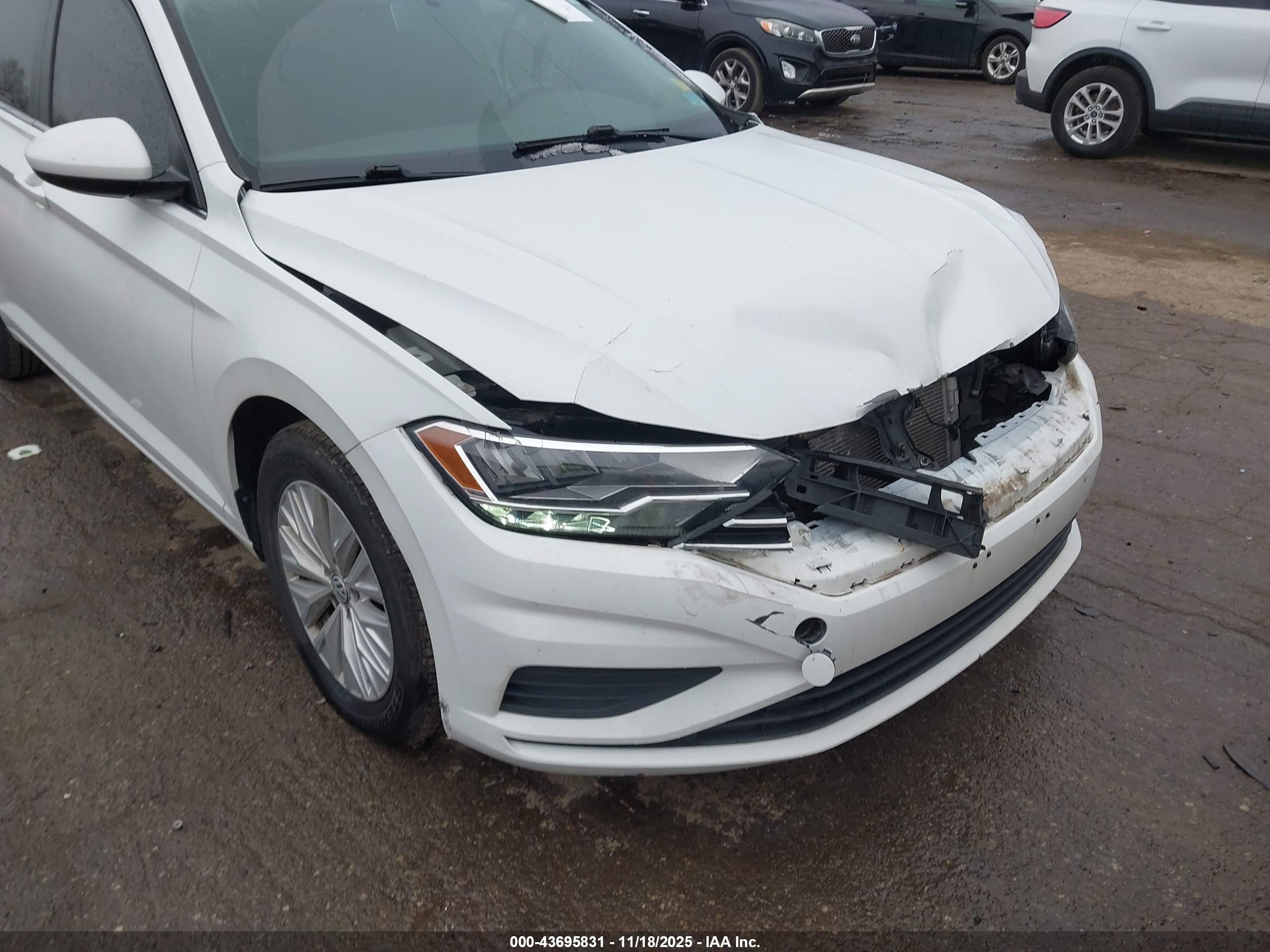 VOLKSWAGEN JETTA image 6