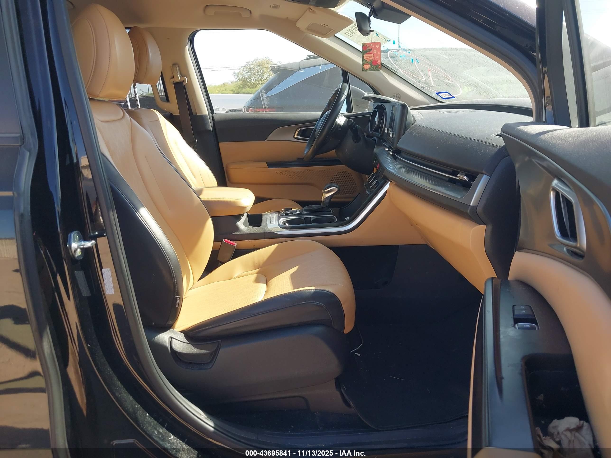 KIA CARNIVAL image 5