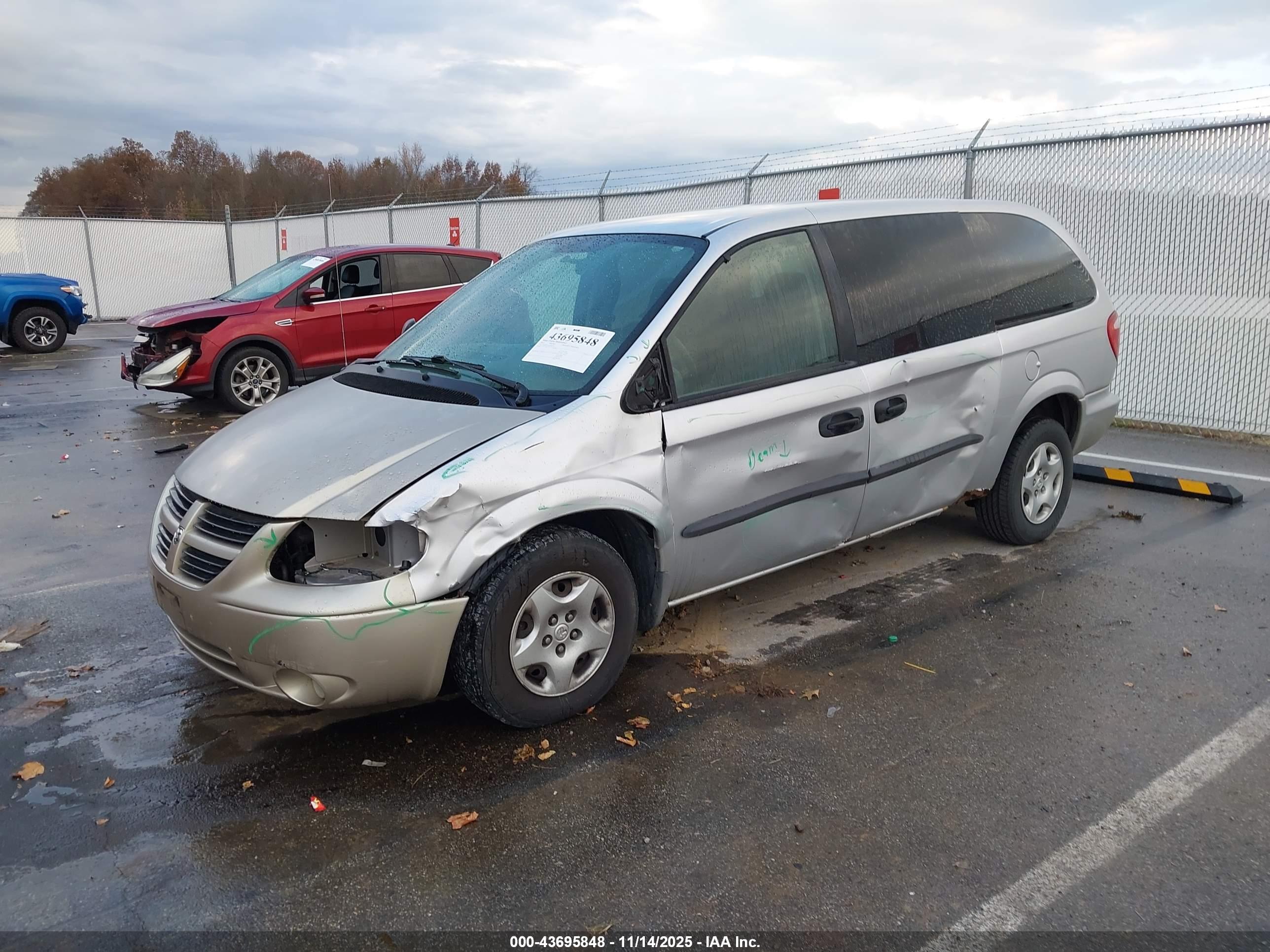 DODGE GRAND image 2