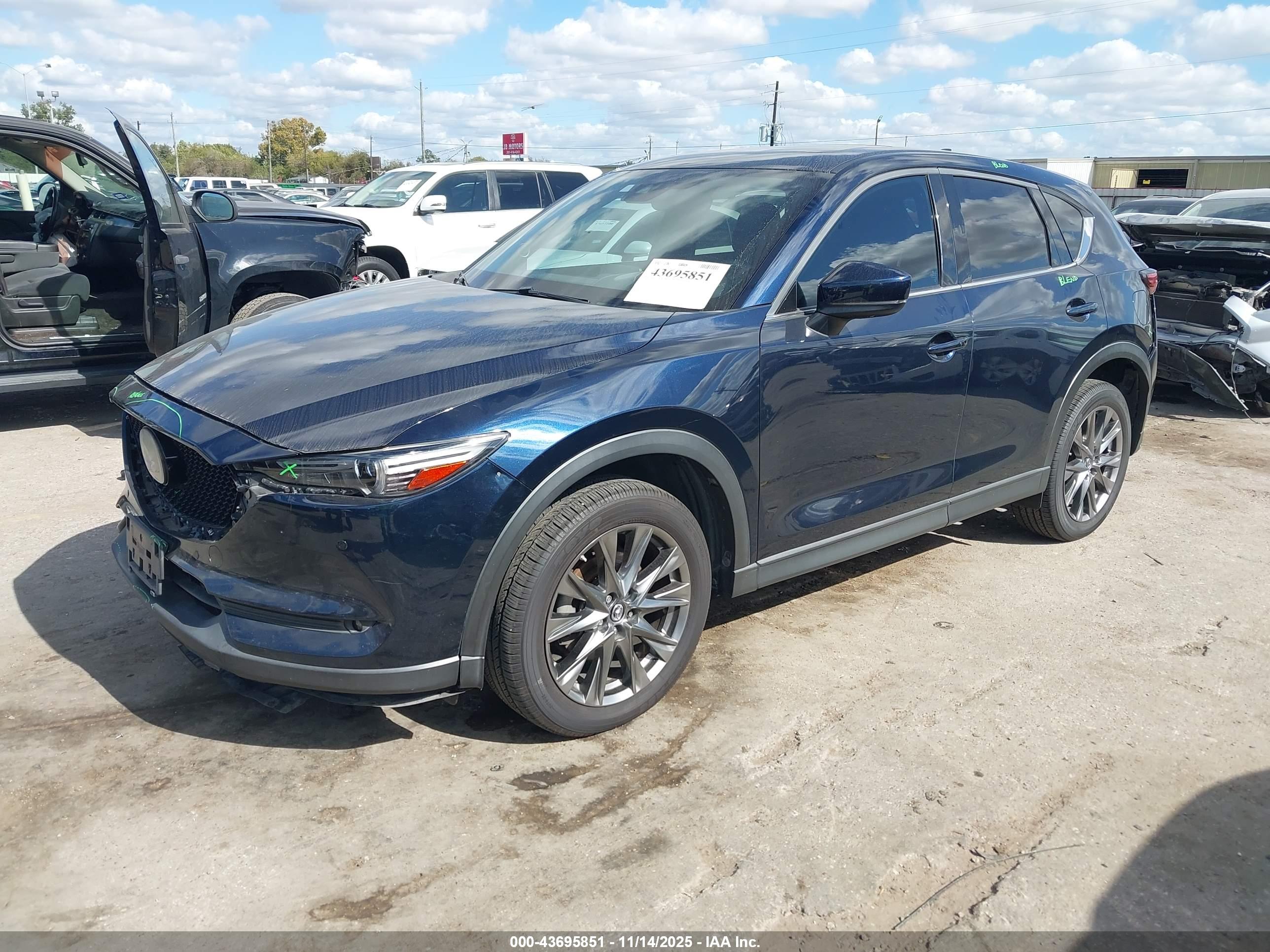 MAZDA CX-5 image 2
