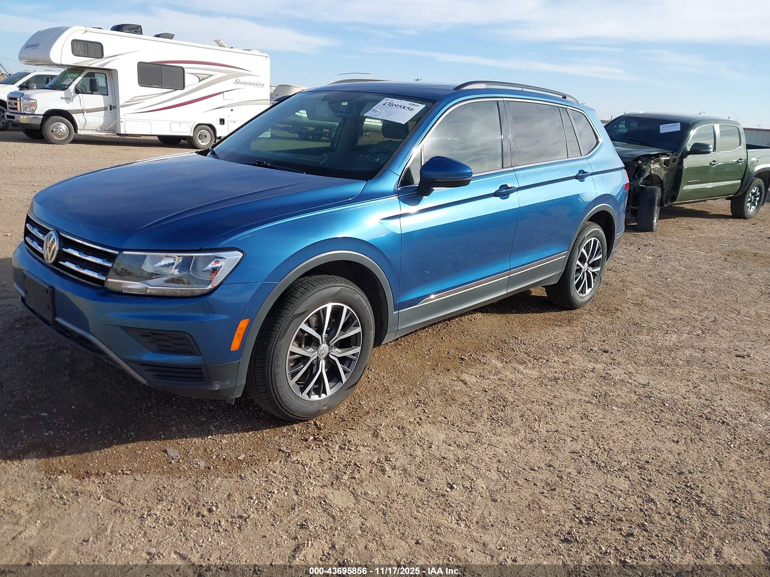 VOLKSWAGEN TIGUAN image 2