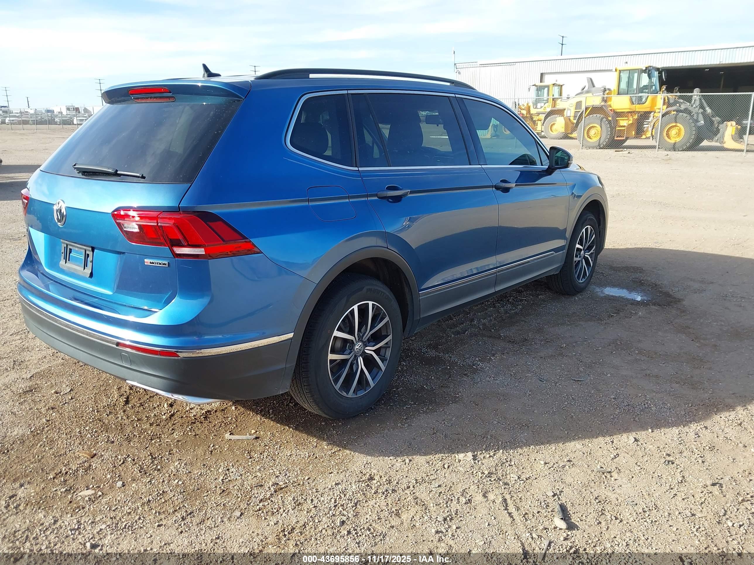 VOLKSWAGEN TIGUAN image 4