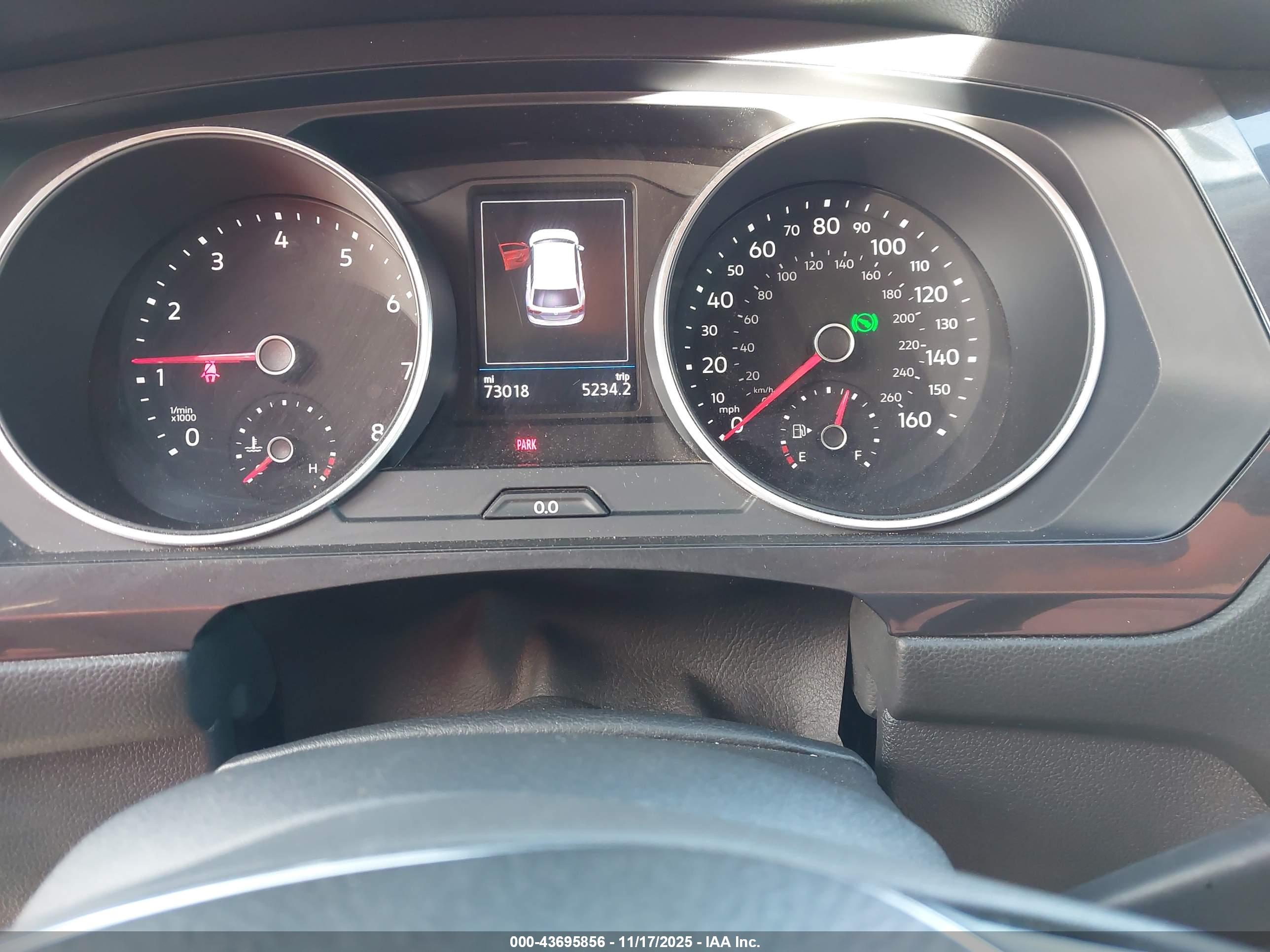 VOLKSWAGEN TIGUAN image 7