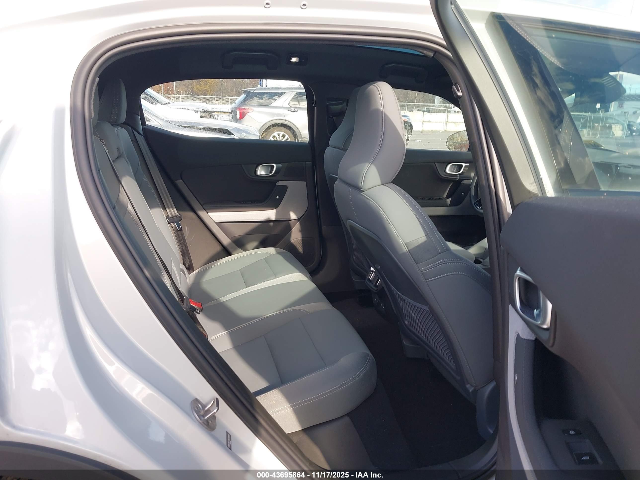 POLESTAR 2 image 8