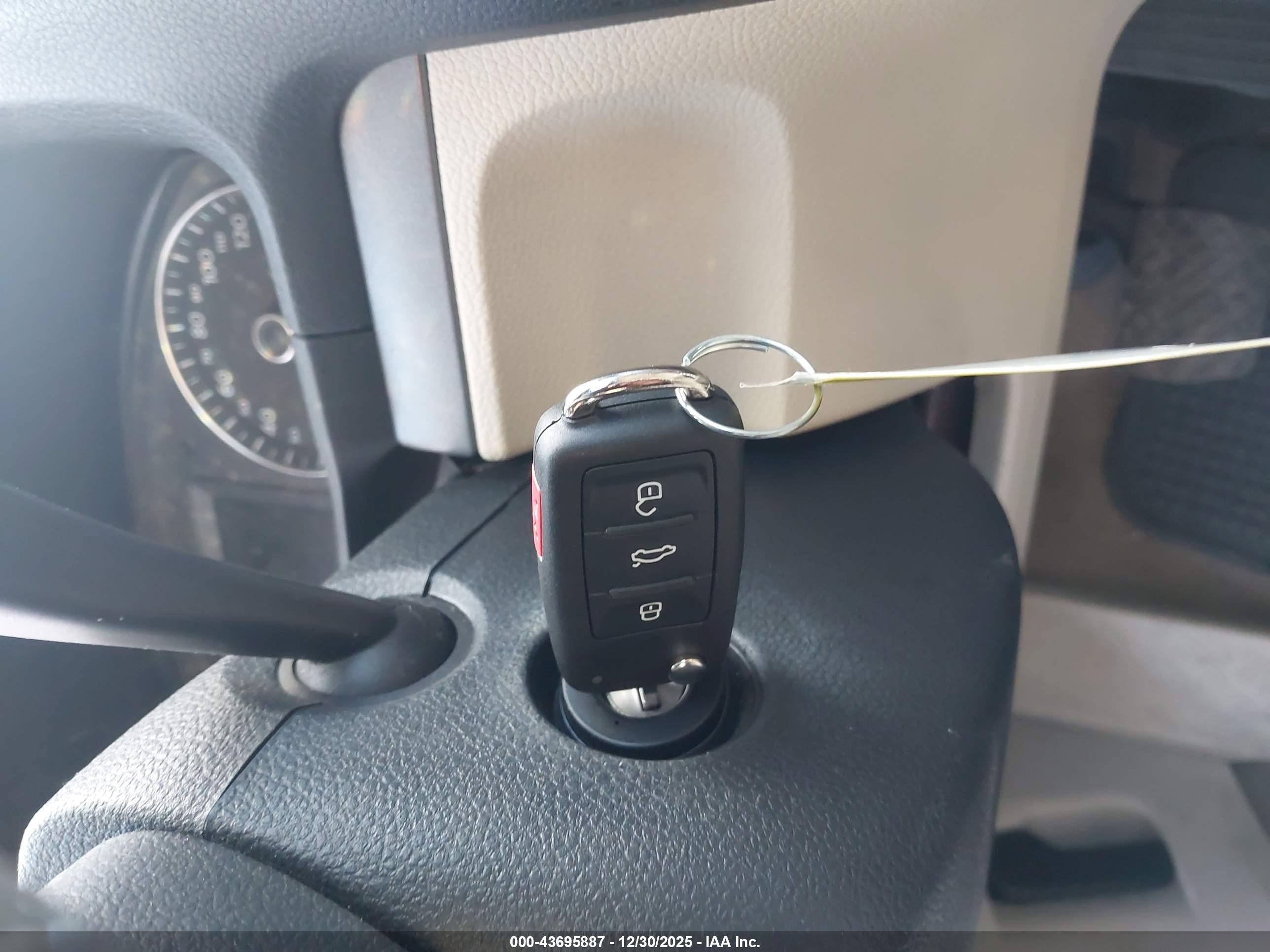VOLKSWAGEN EOS image 11