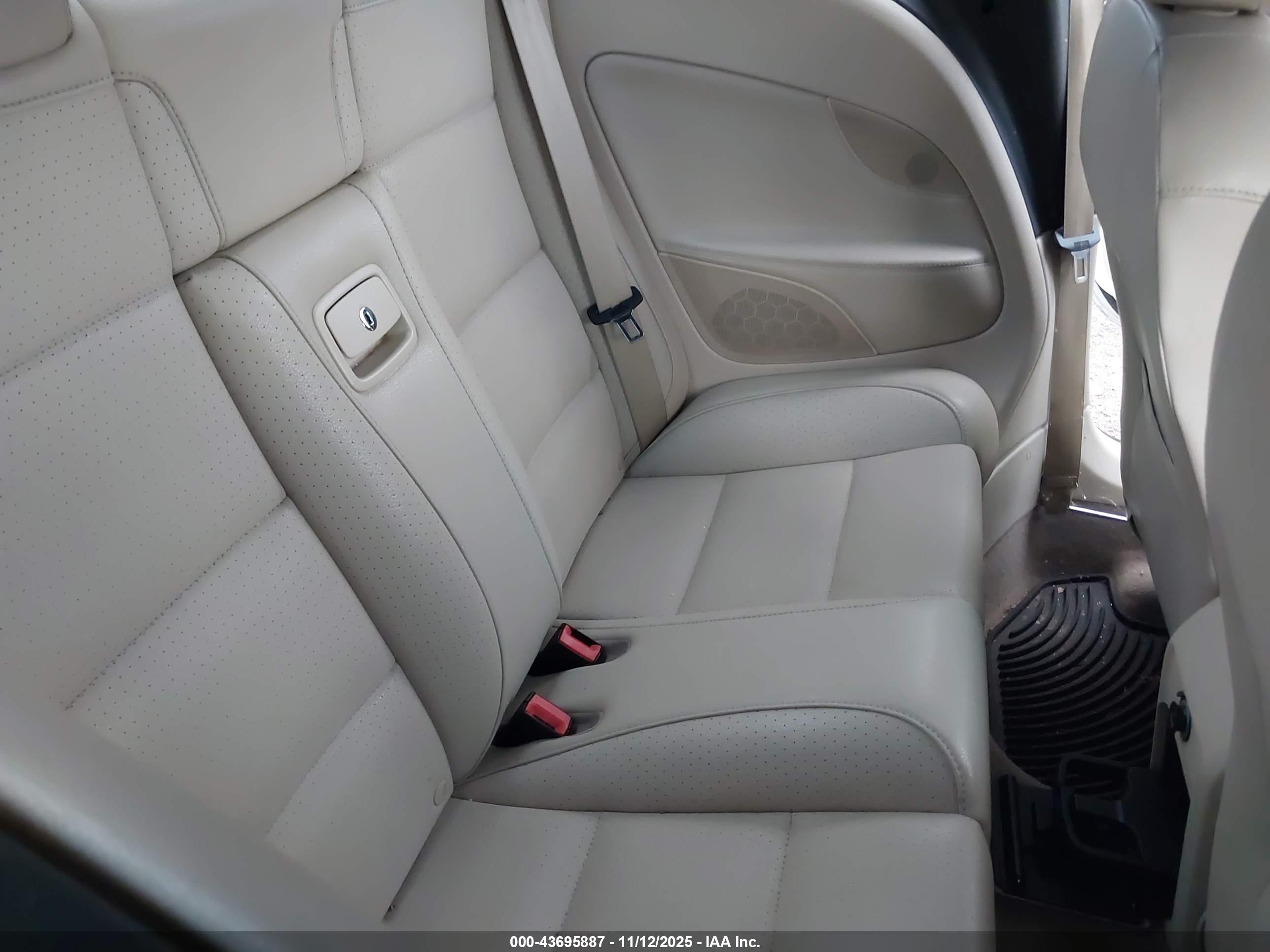VOLKSWAGEN EOS image 8