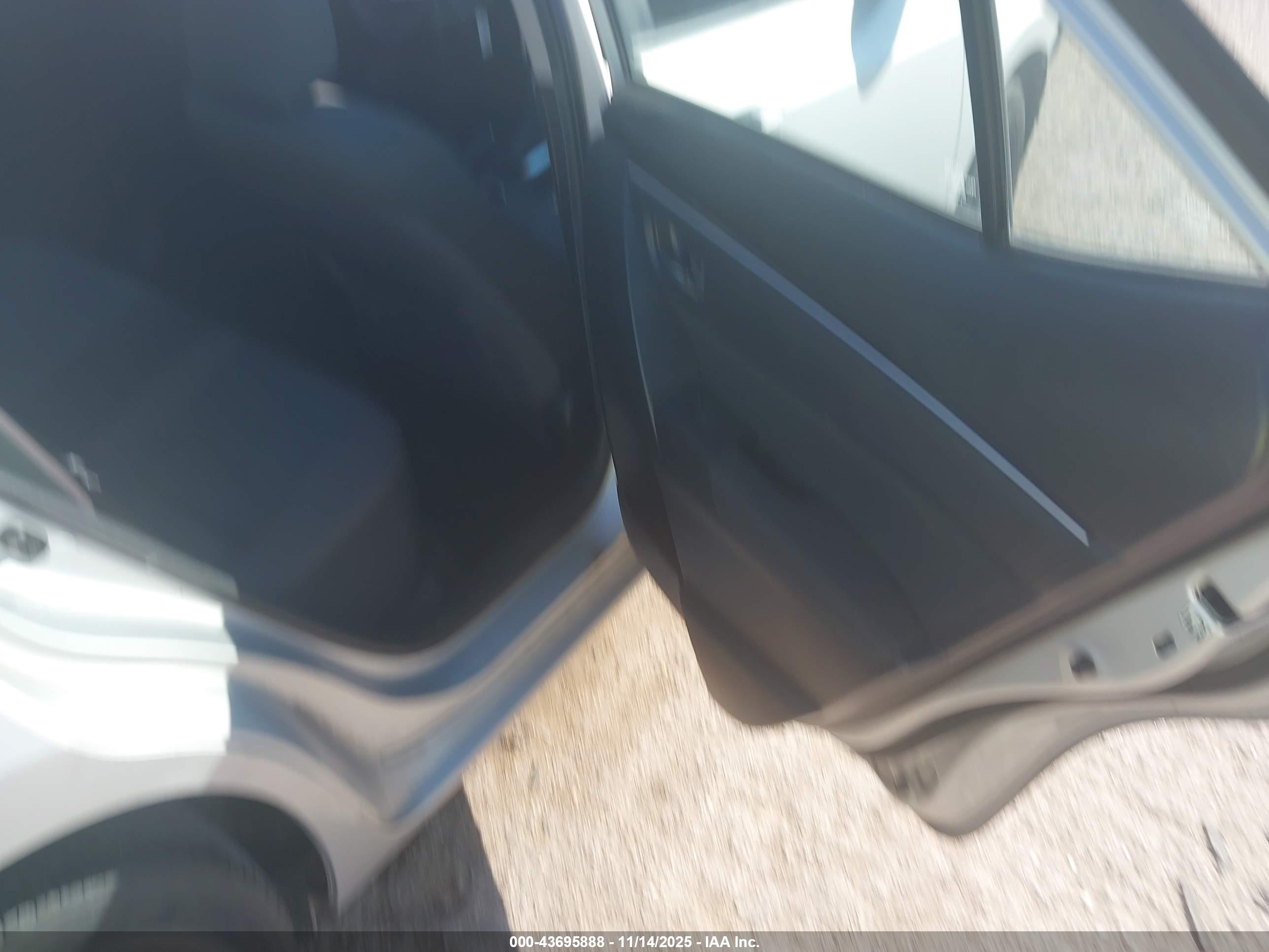 TOYOTA COROLLA image 8