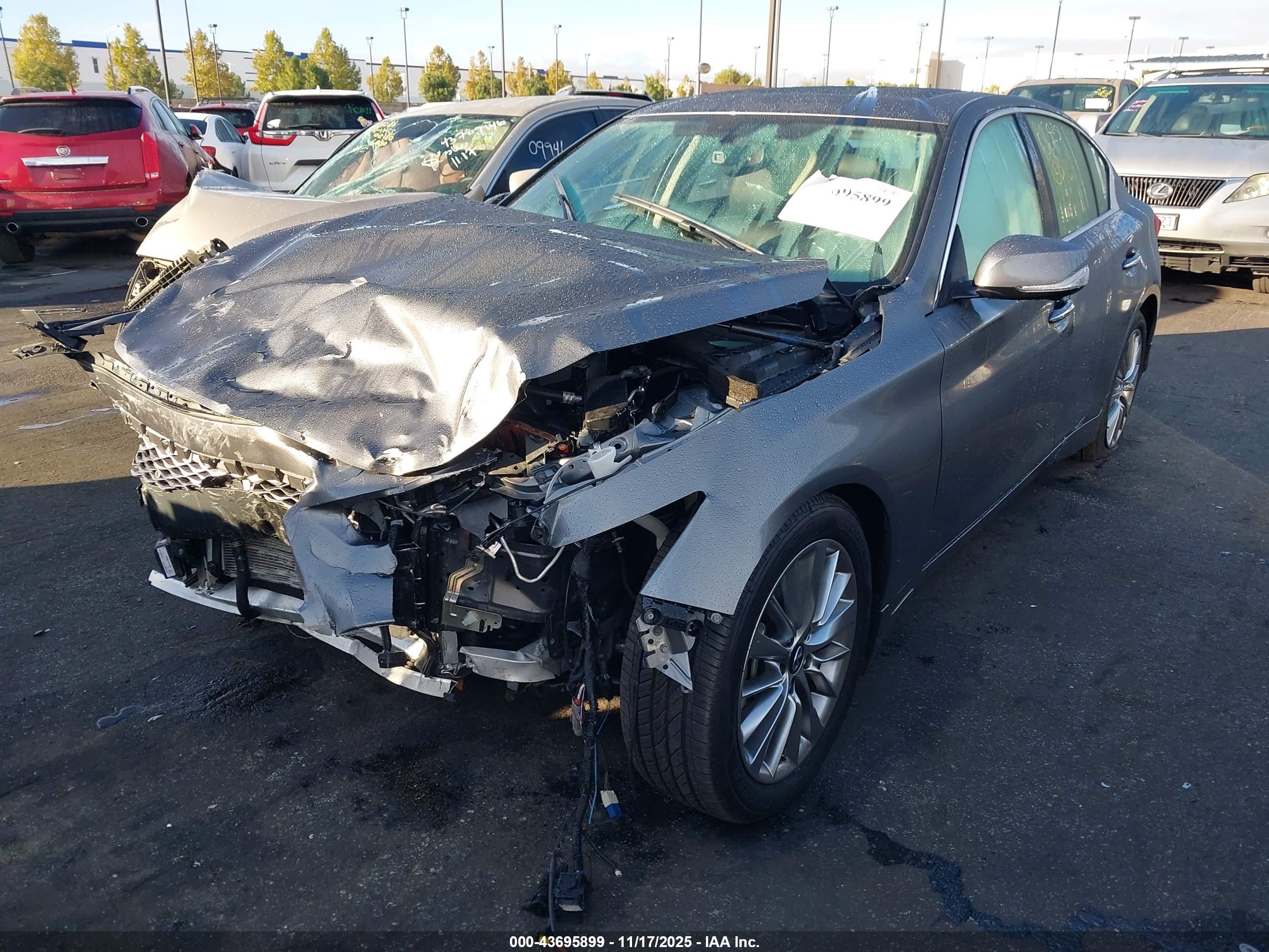 INFINITI Q50 image 2