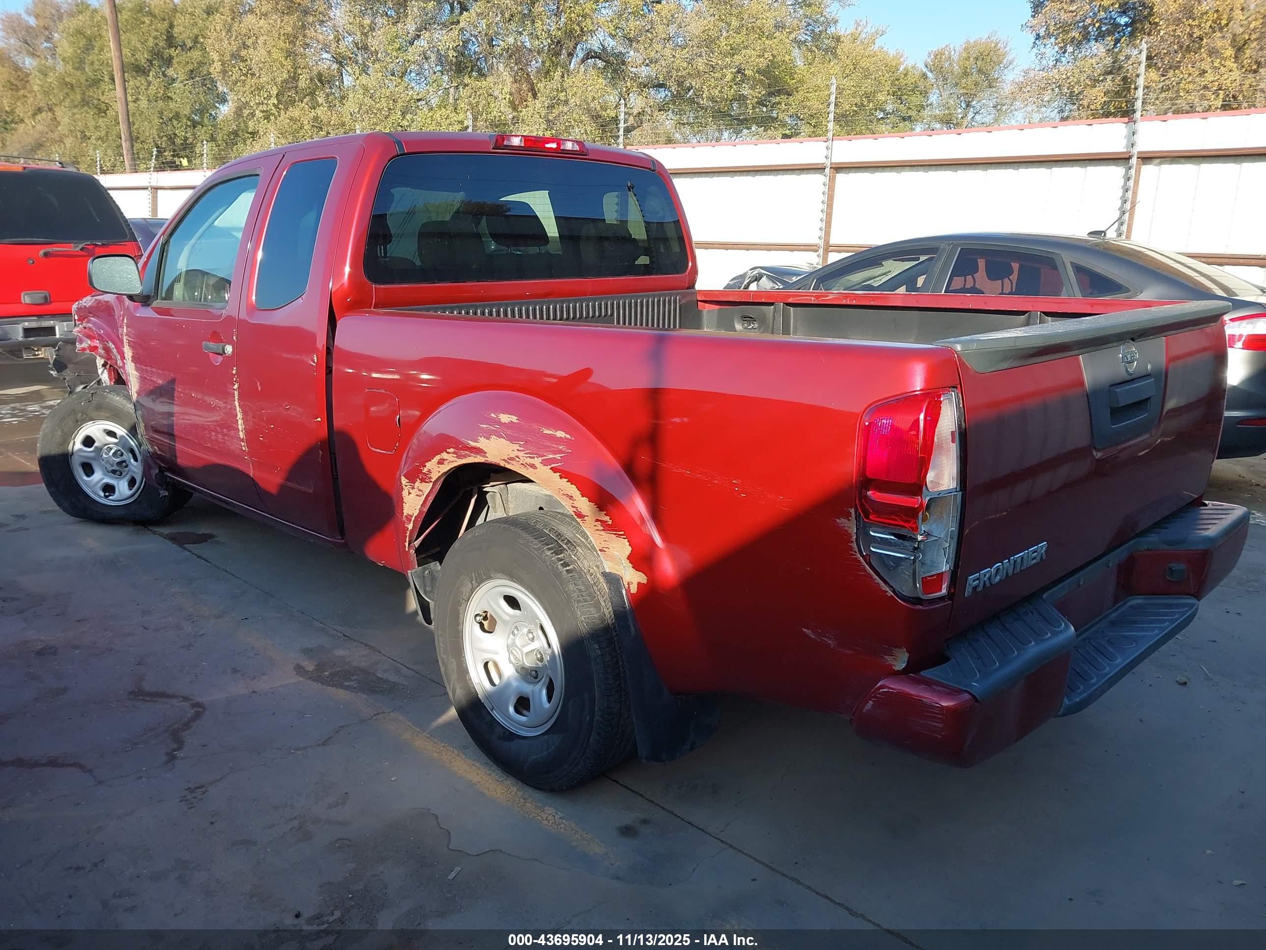 NISSAN FRONTIER image 3