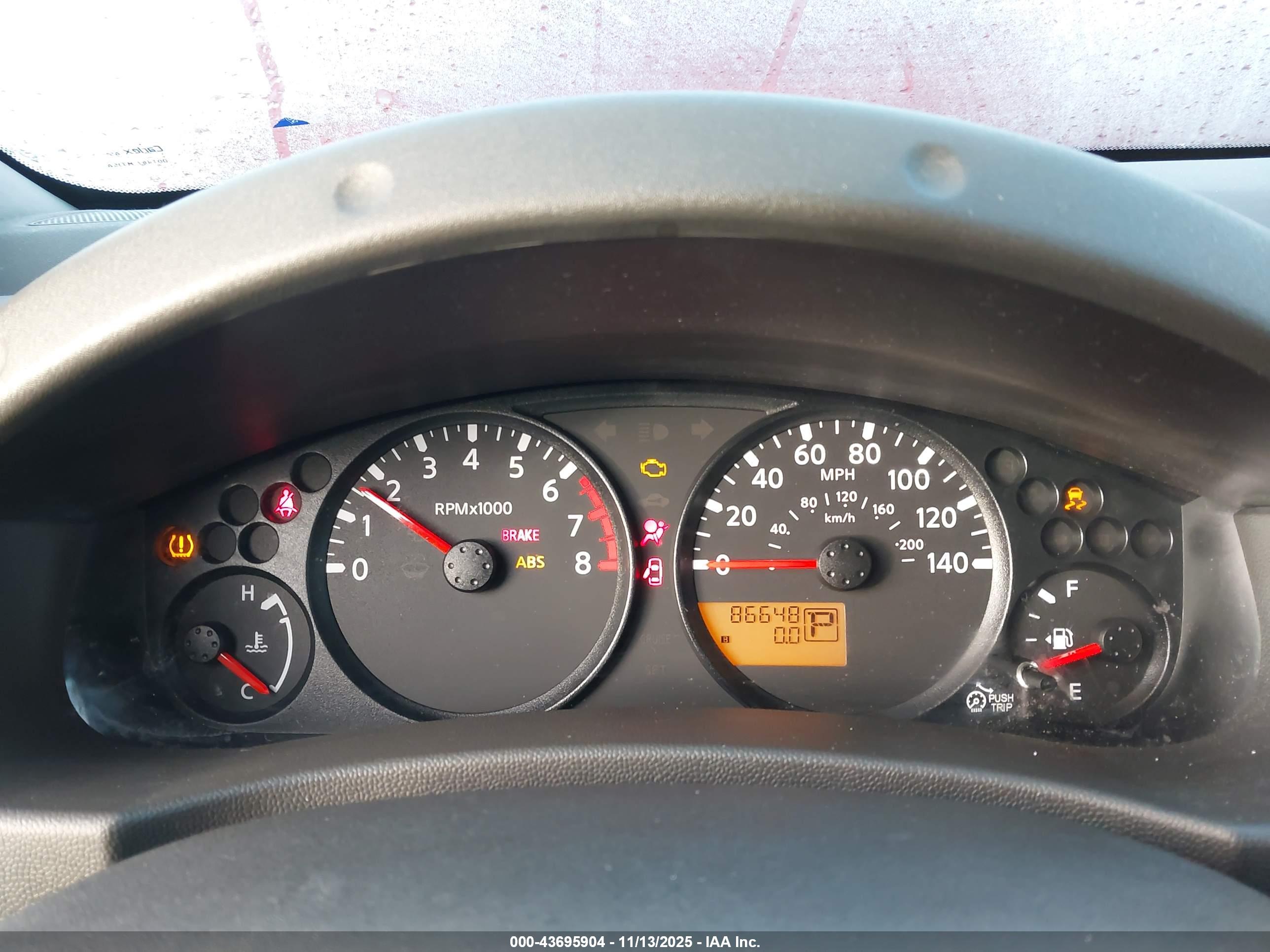 NISSAN FRONTIER image 7