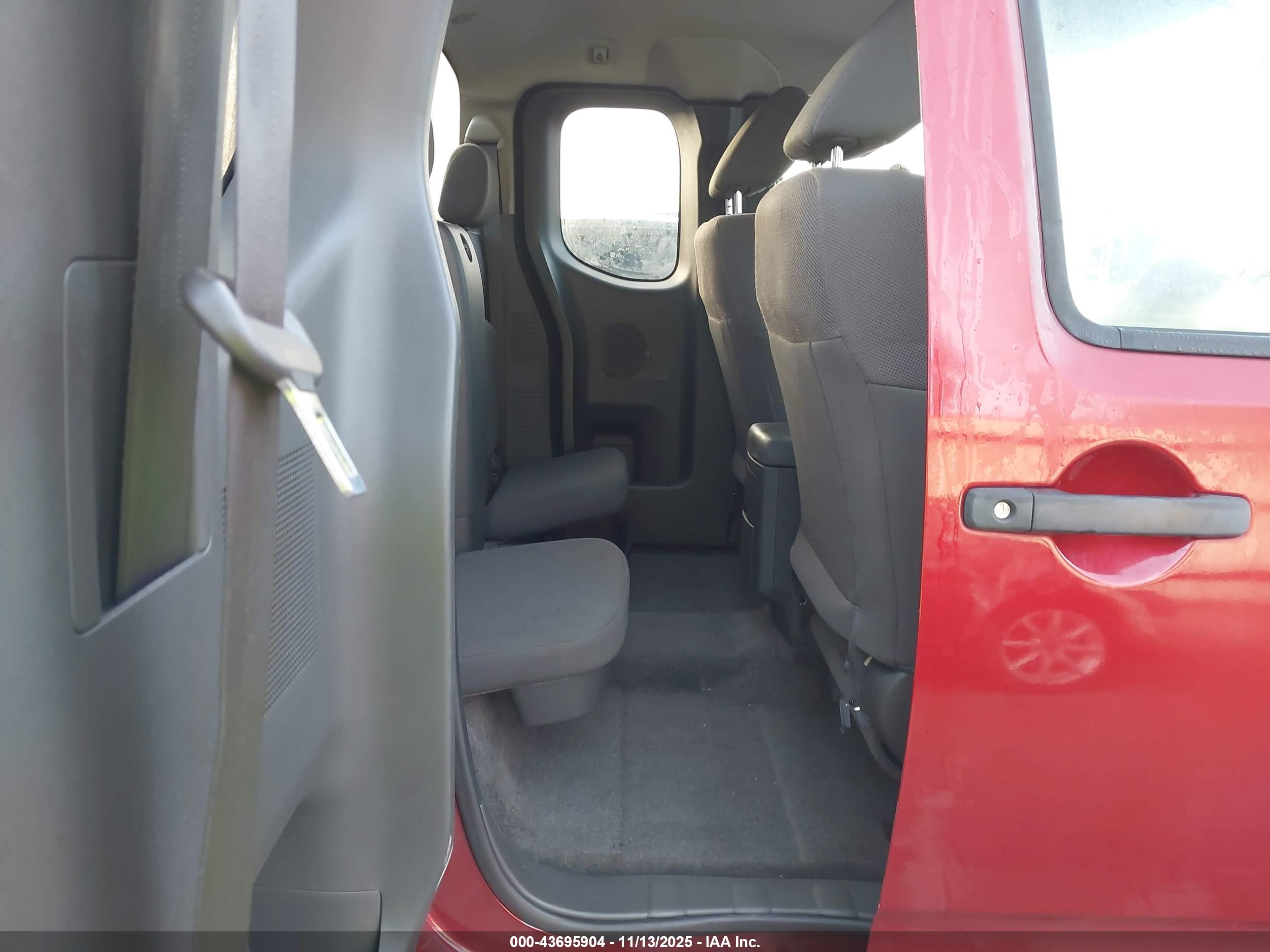 NISSAN FRONTIER image 8