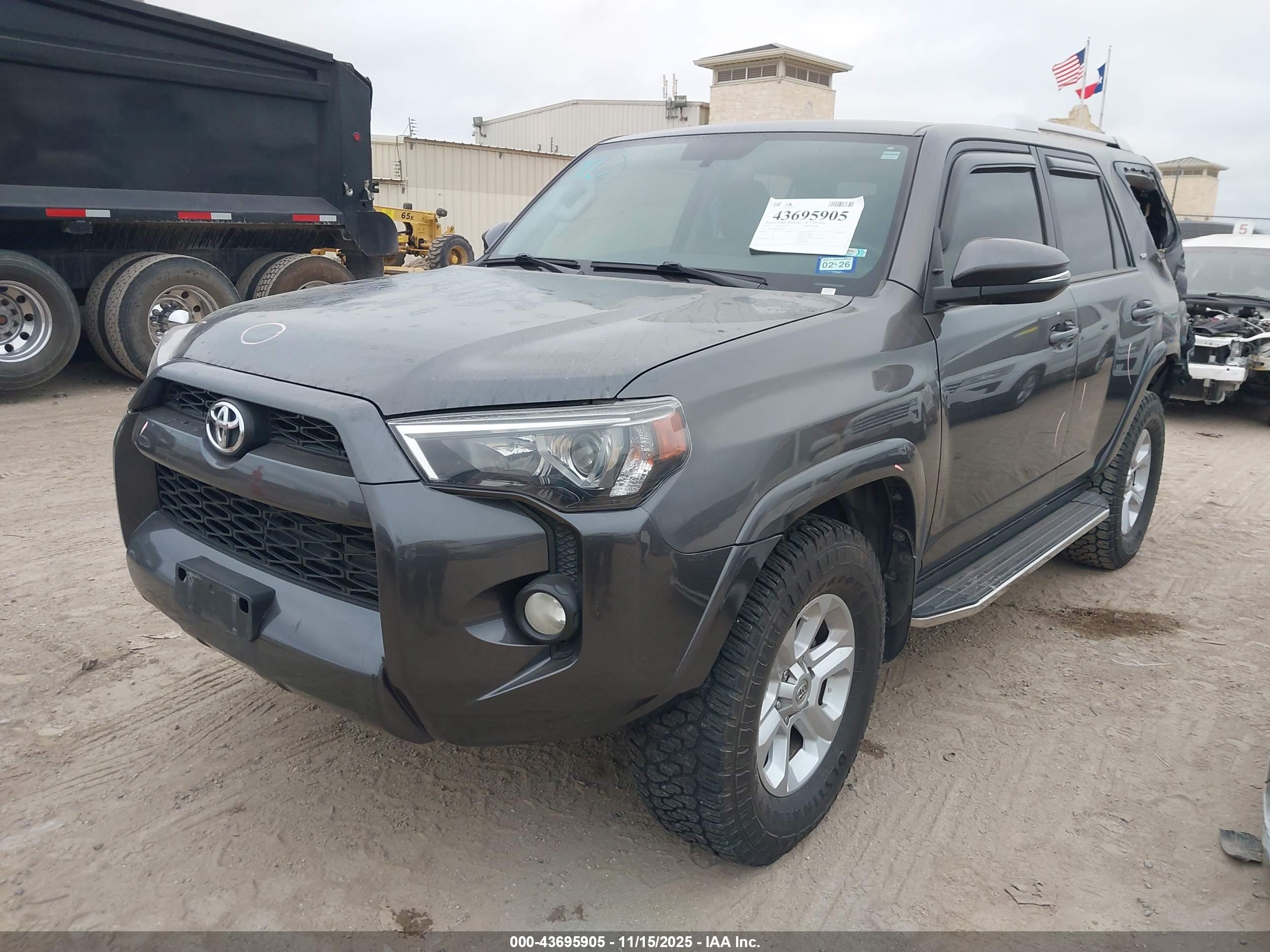 TOYOTA 4RUNNER image 2