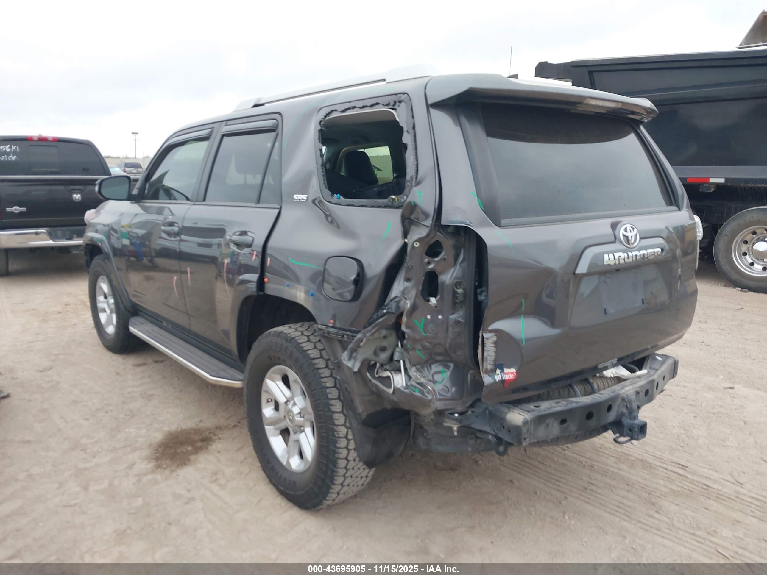 TOYOTA 4RUNNER image 3