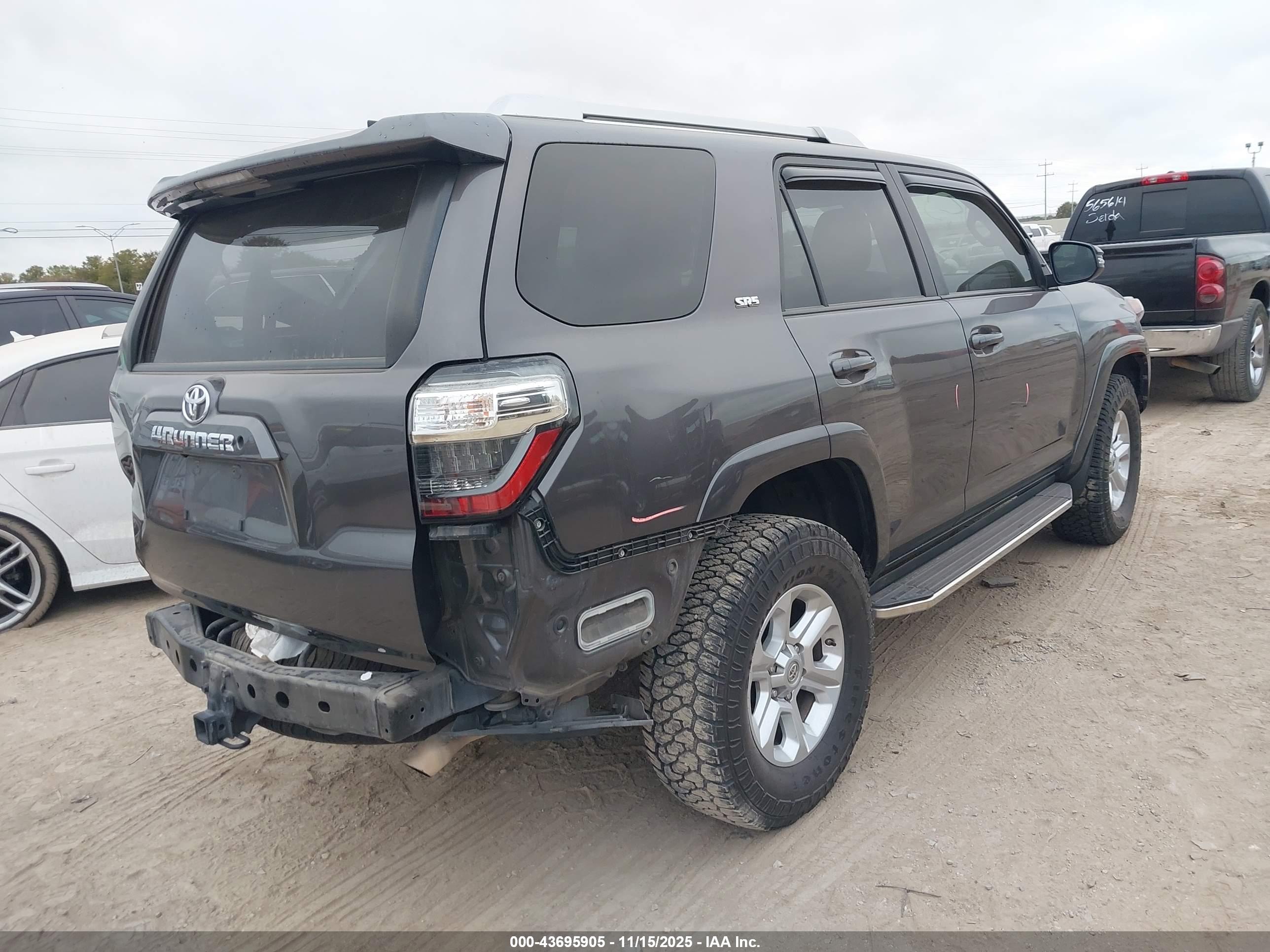 TOYOTA 4RUNNER image 4