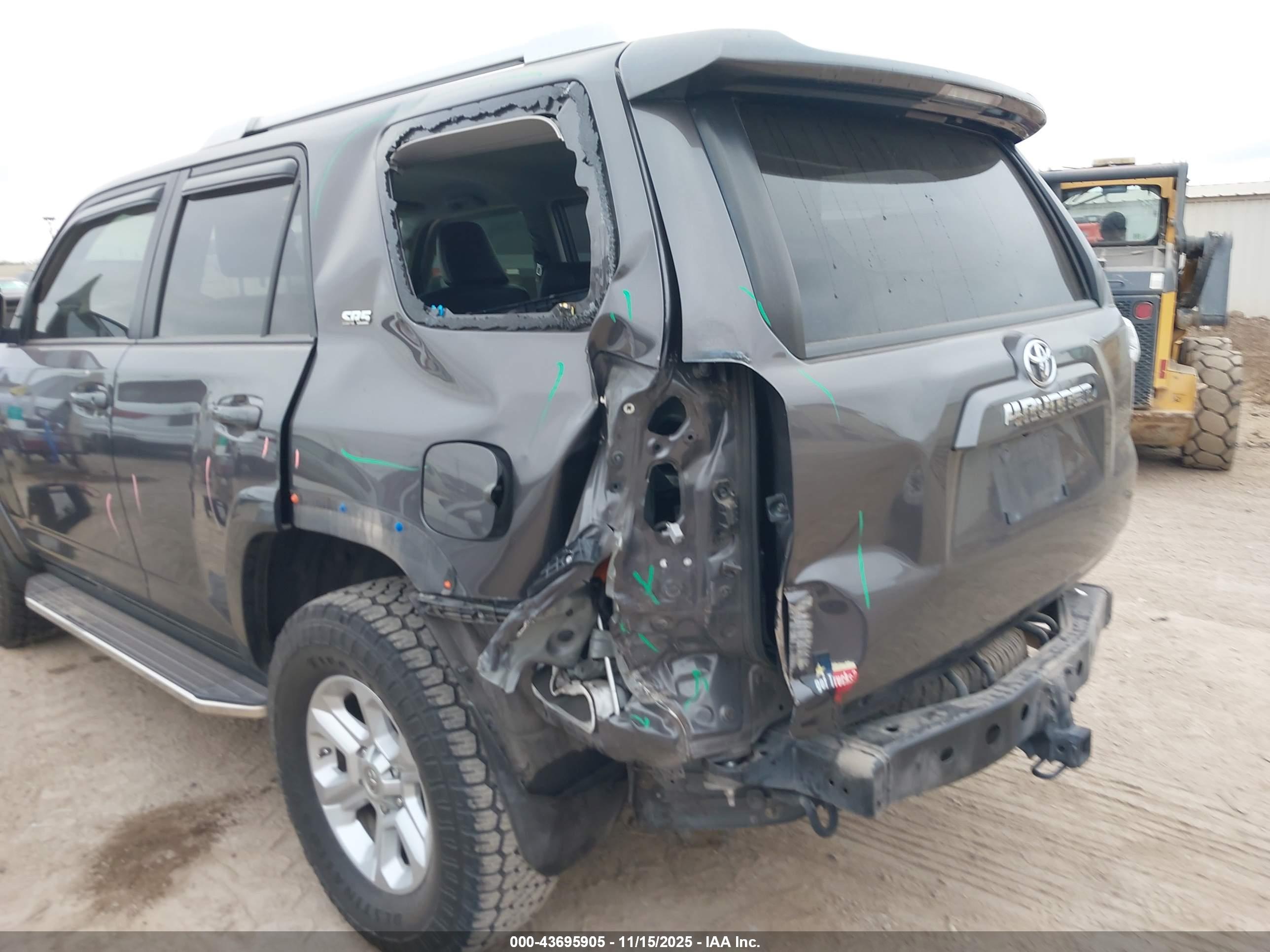 TOYOTA 4RUNNER image 6
