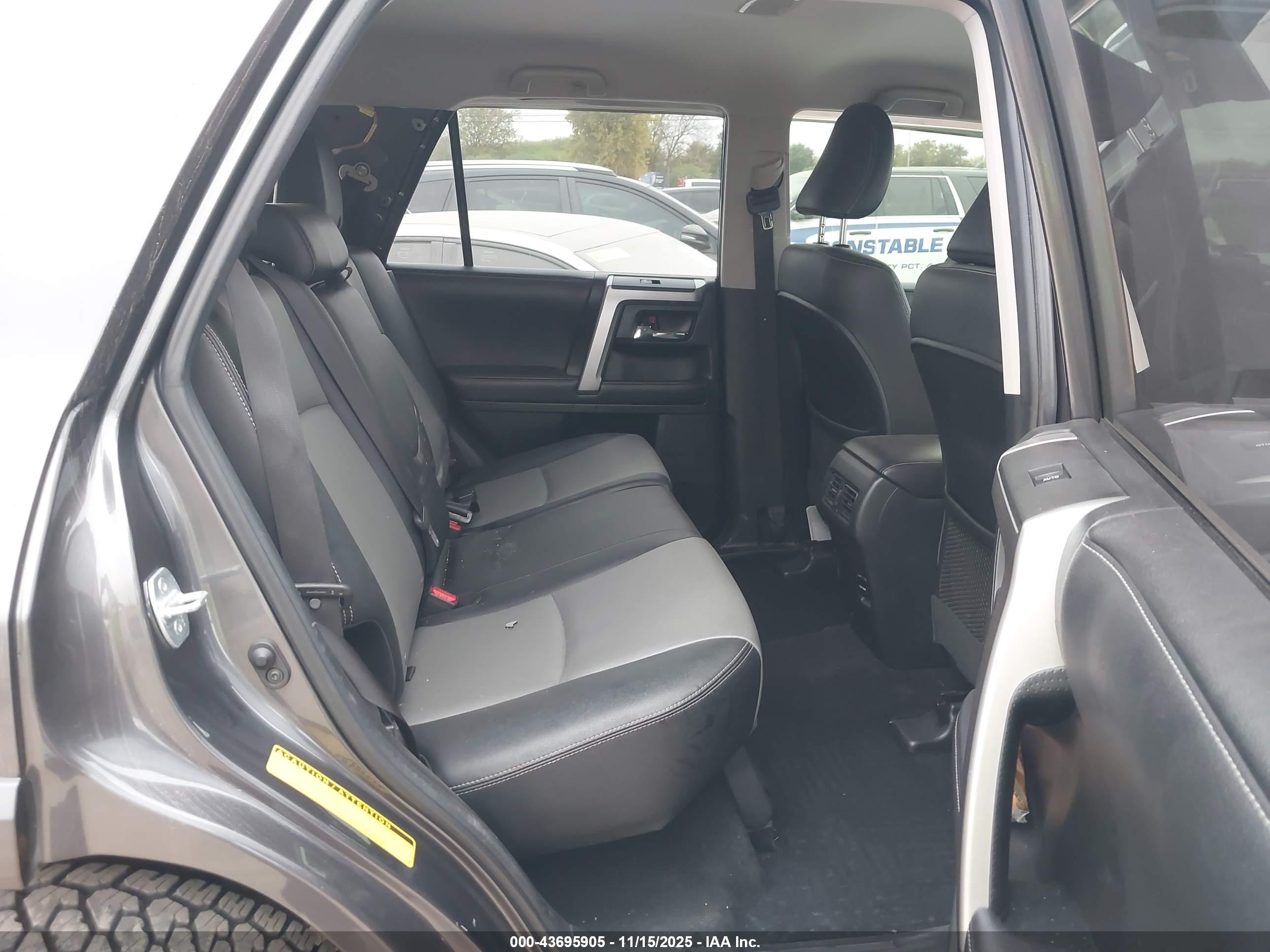 TOYOTA 4RUNNER image 8