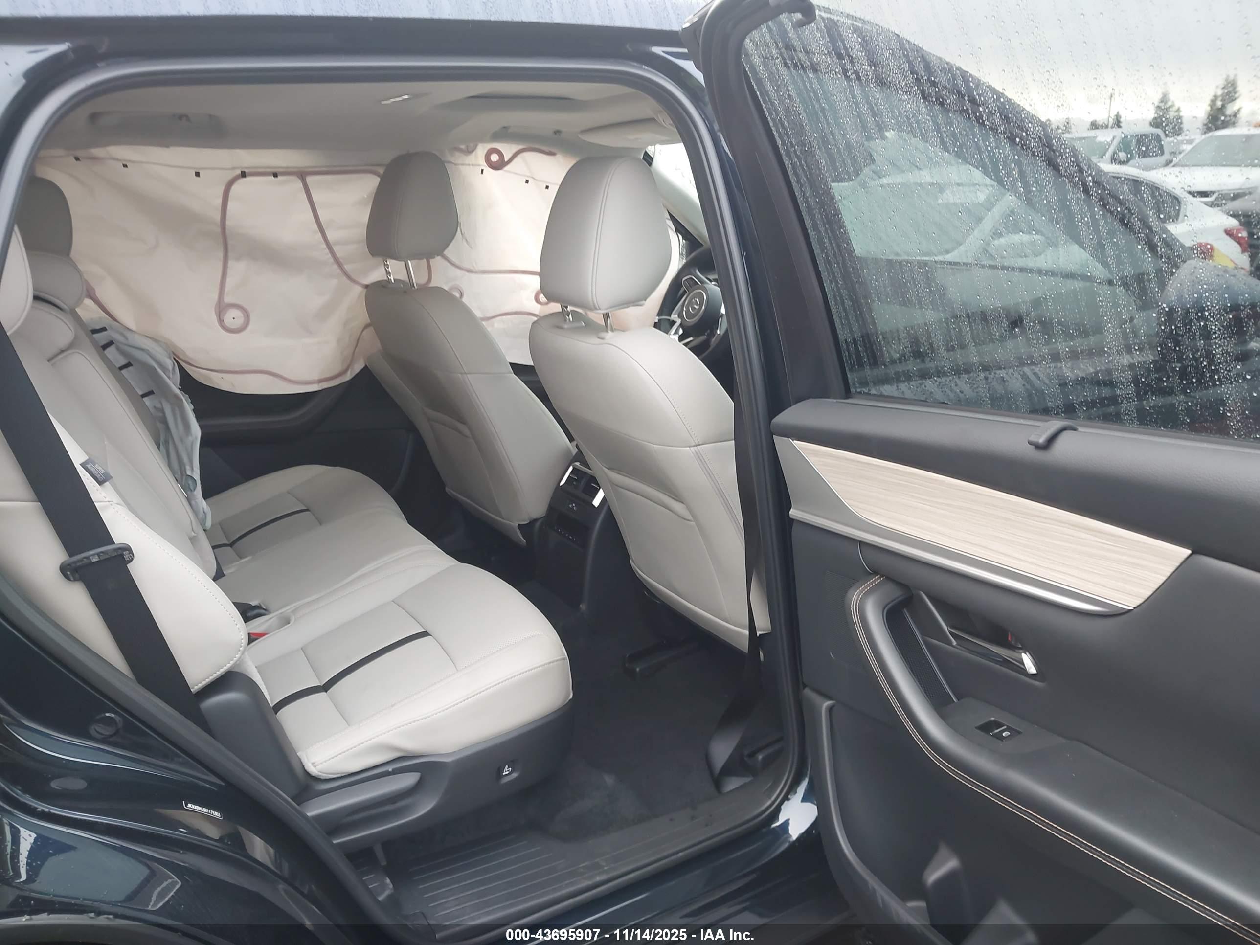 MAZDA CX-90 image 8