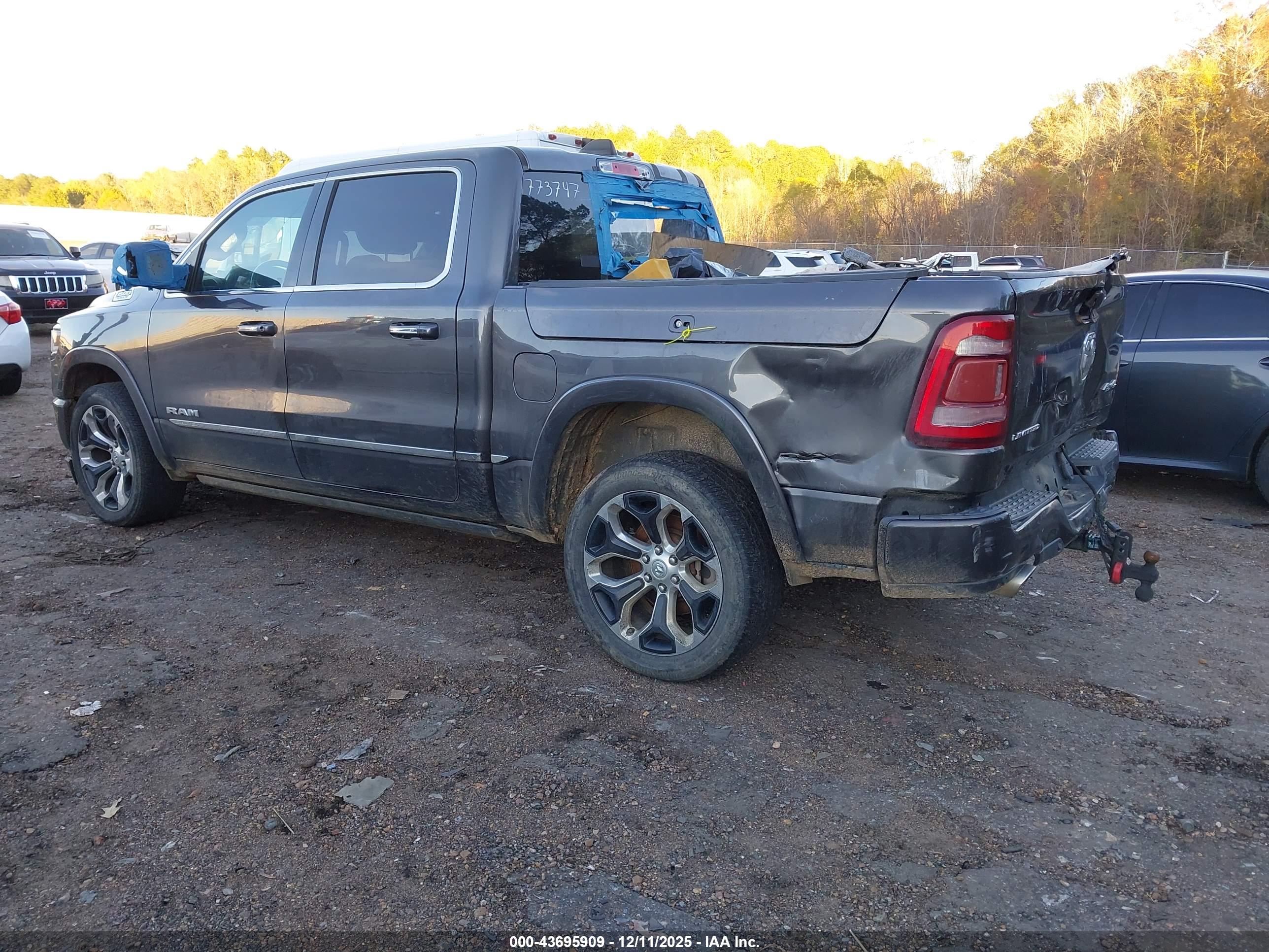 RAM 1500 image 3
