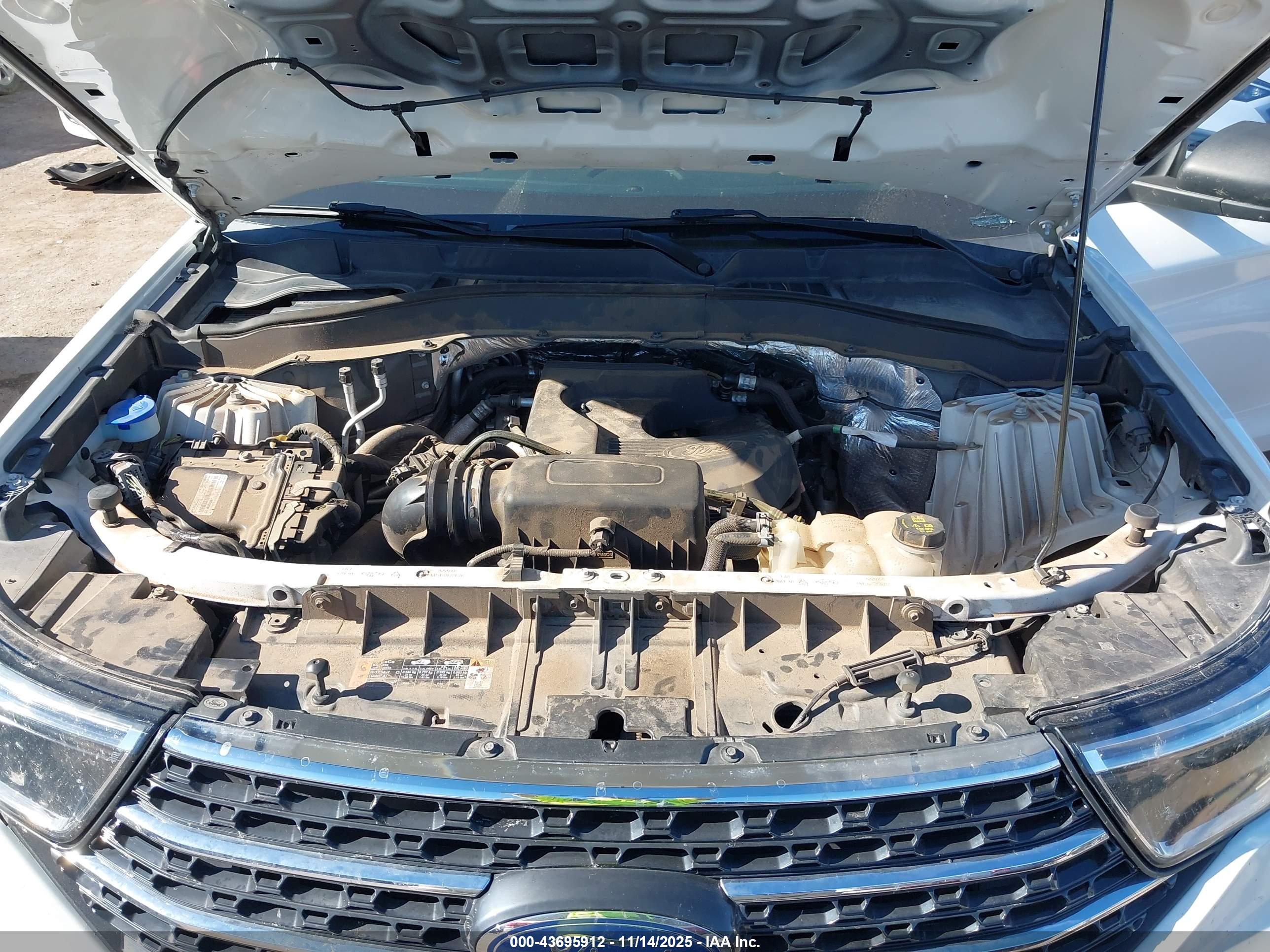 FORD EXPLORER image 10