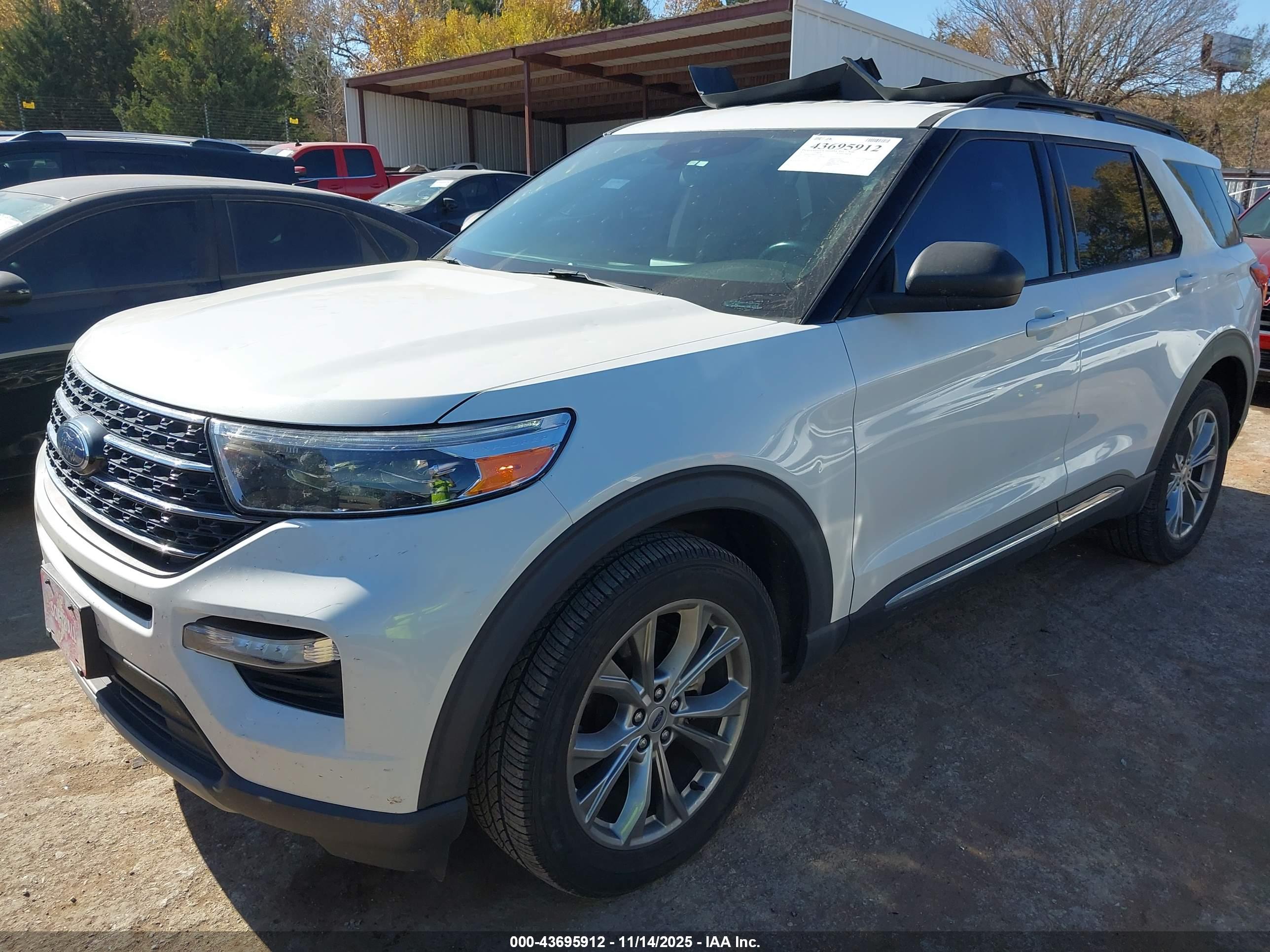 FORD EXPLORER image 2