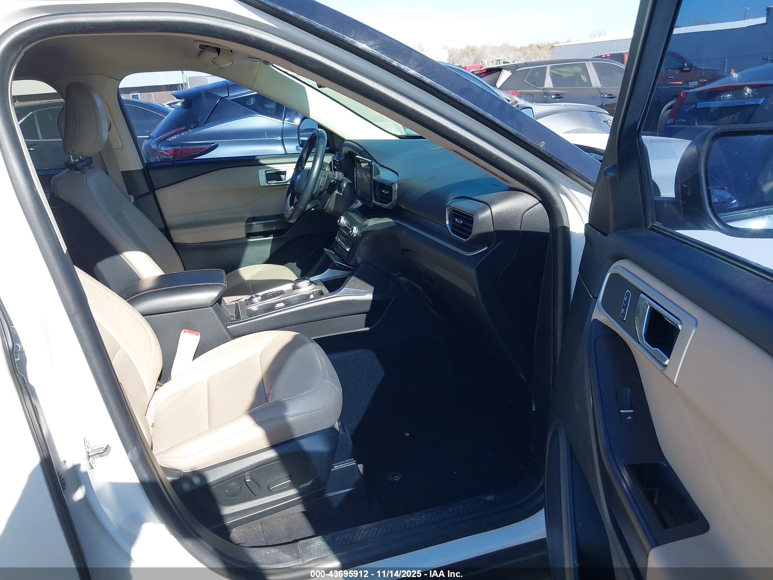 FORD EXPLORER image 5